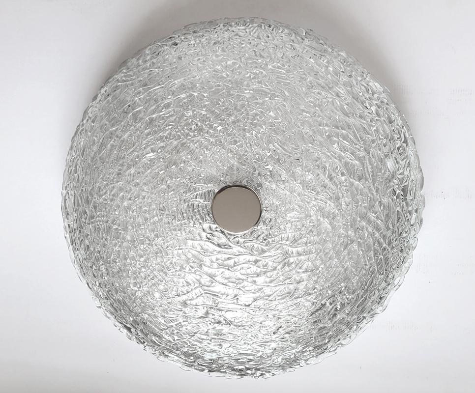 Magnifique encastrement en verre de grande taille avec raccord chromé.
Allemagne, années 1960/1970

   
  