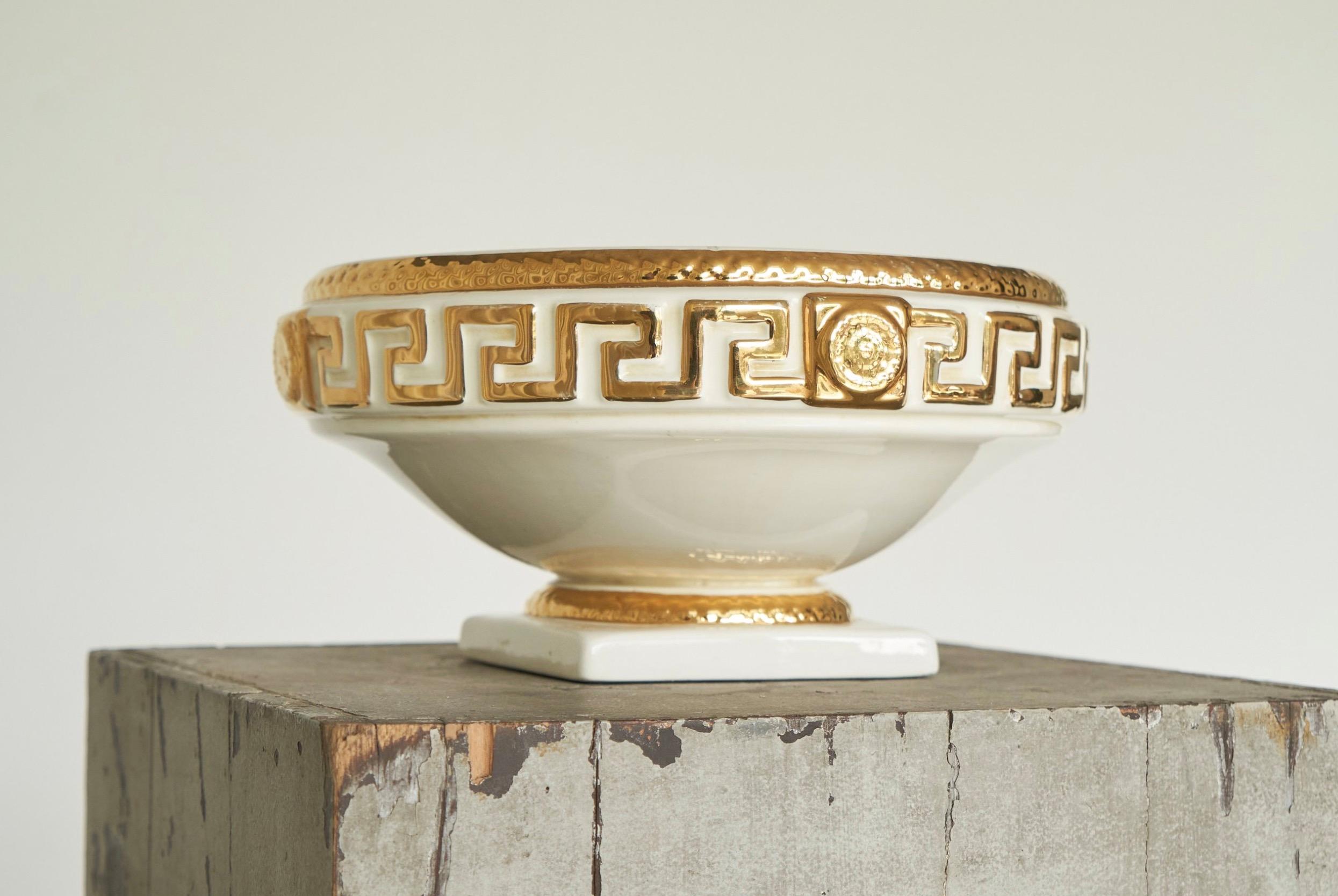 Centro de mesa grande de Studio Pottery italiano de mediados de siglo, estilo Gianni Versace, años 70 Hecho a mano en venta