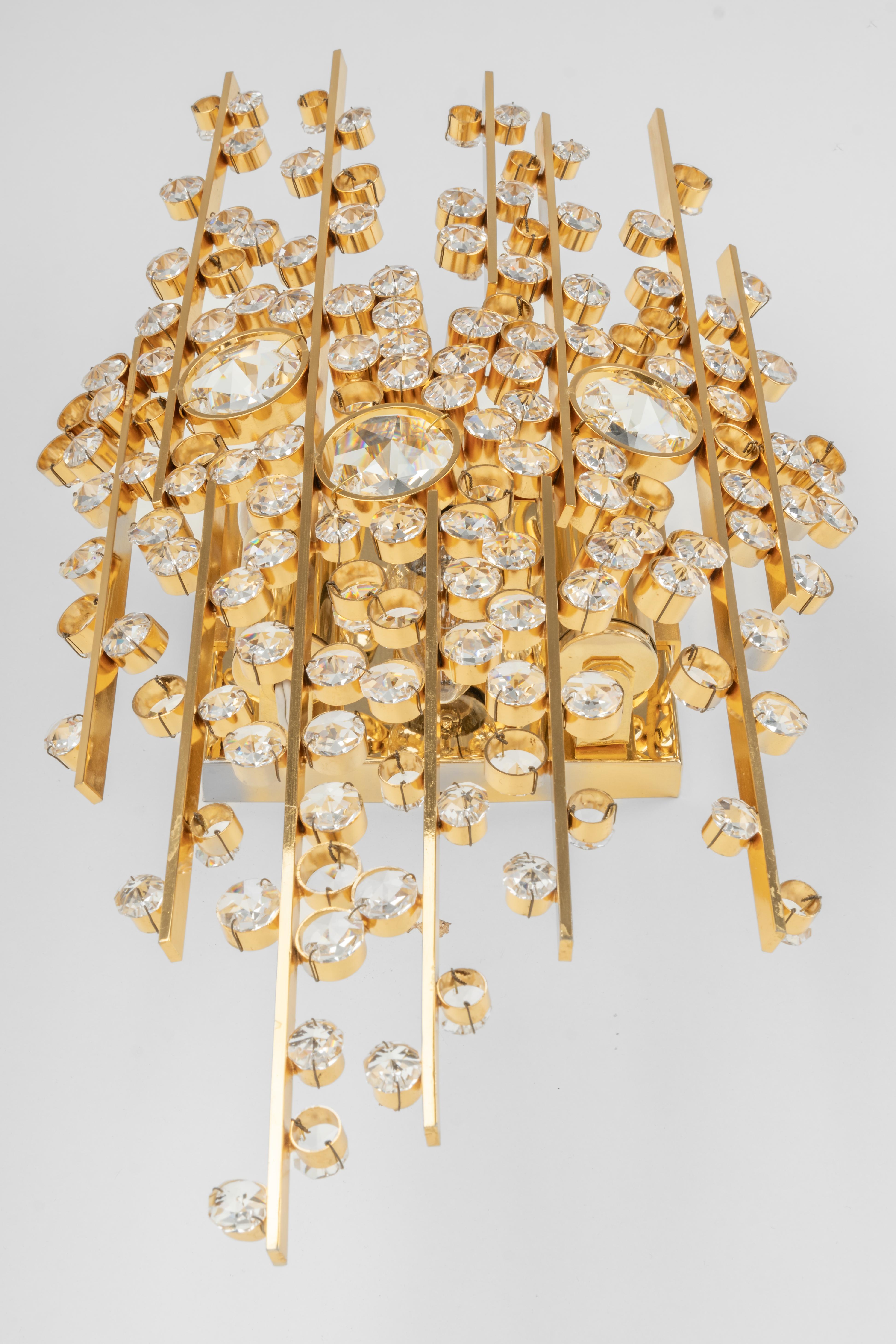 Large Gilded Brass and Crystal Sconce, Sciolari Design, Palwa, Germany, 1960s In Good Condition For Sale In Aachen, NRW