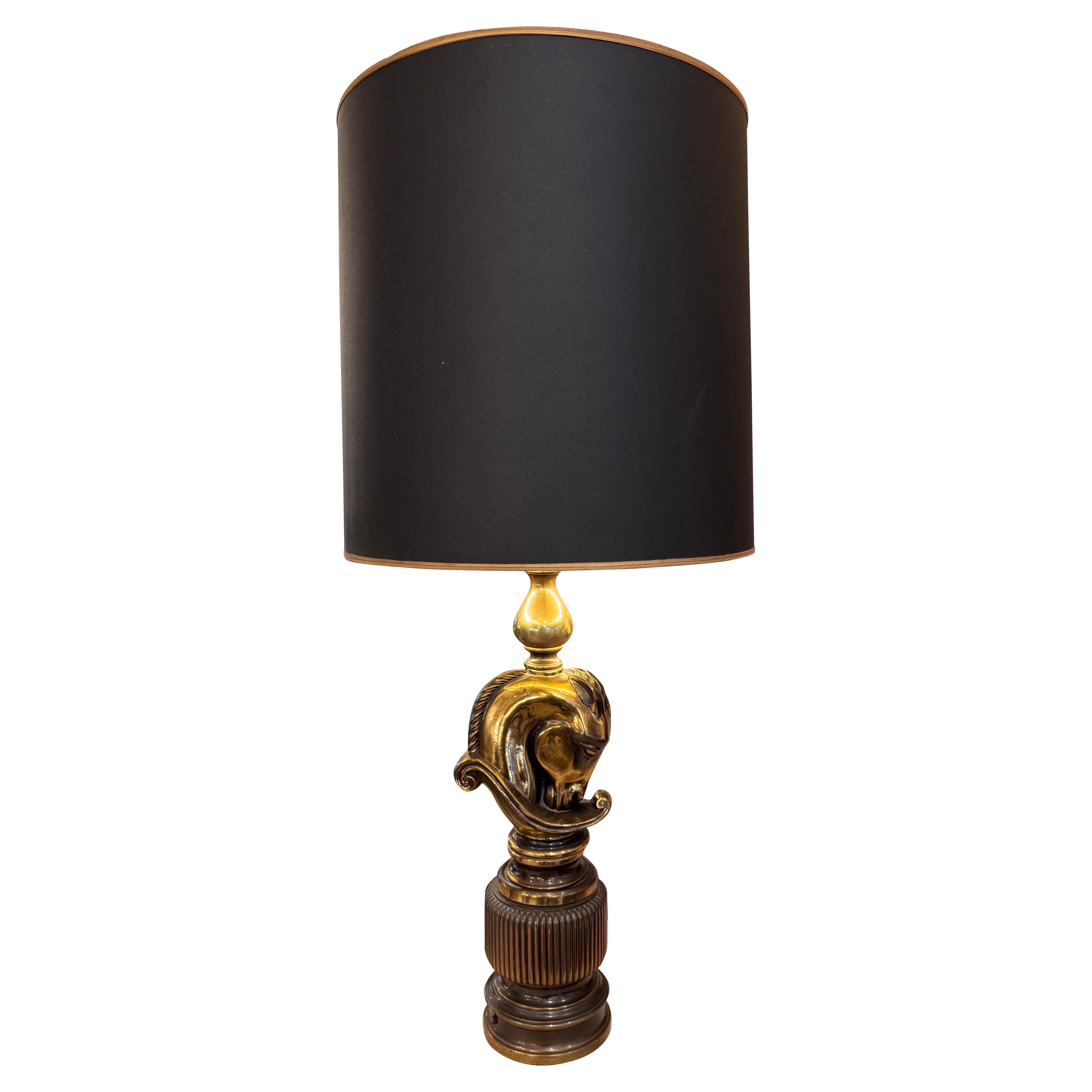 Grande lampe de table à tête de cheval en laiton doré par la Maison Charles en vente
