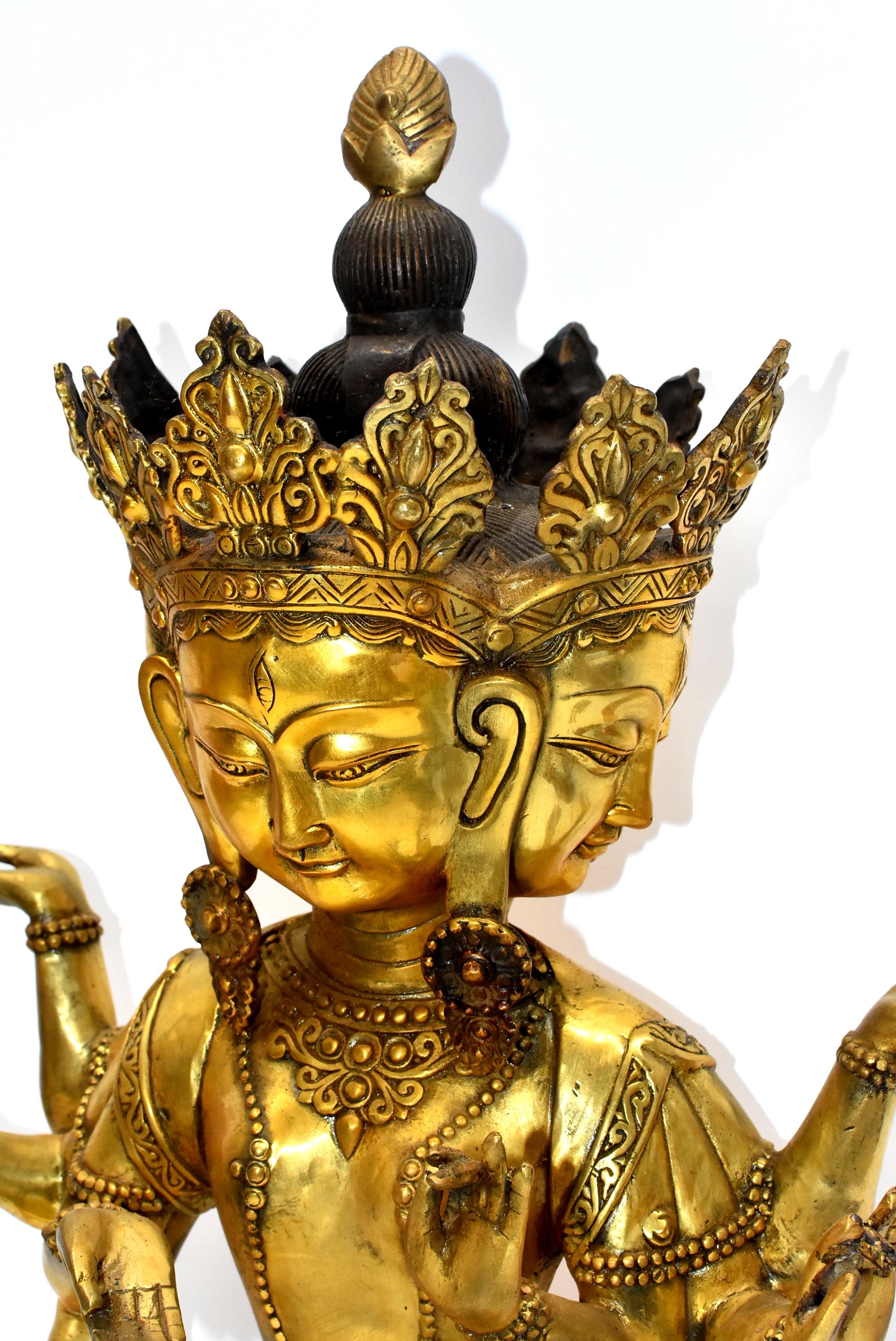 Große tibetische Buddha-Statue aus vergoldeter Bronze Vasundhara im Zustand „Gut“ im Angebot in Somis, CA