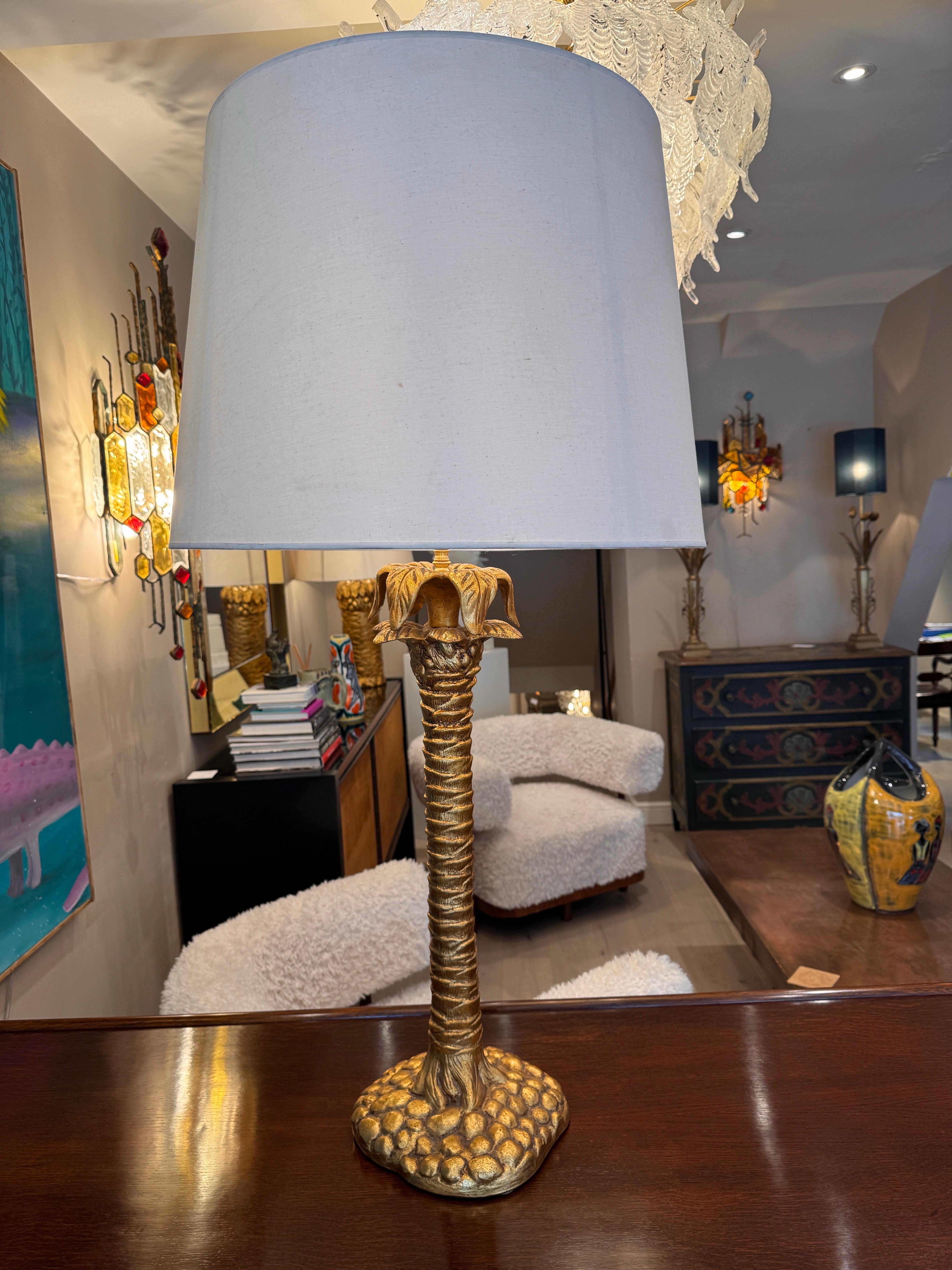Eine schöne italienische Gold bemalte Keramik Palme Tischlampe c1960s .
Hinweis: Die Maße beinhalten nicht den Lampenschirm. 