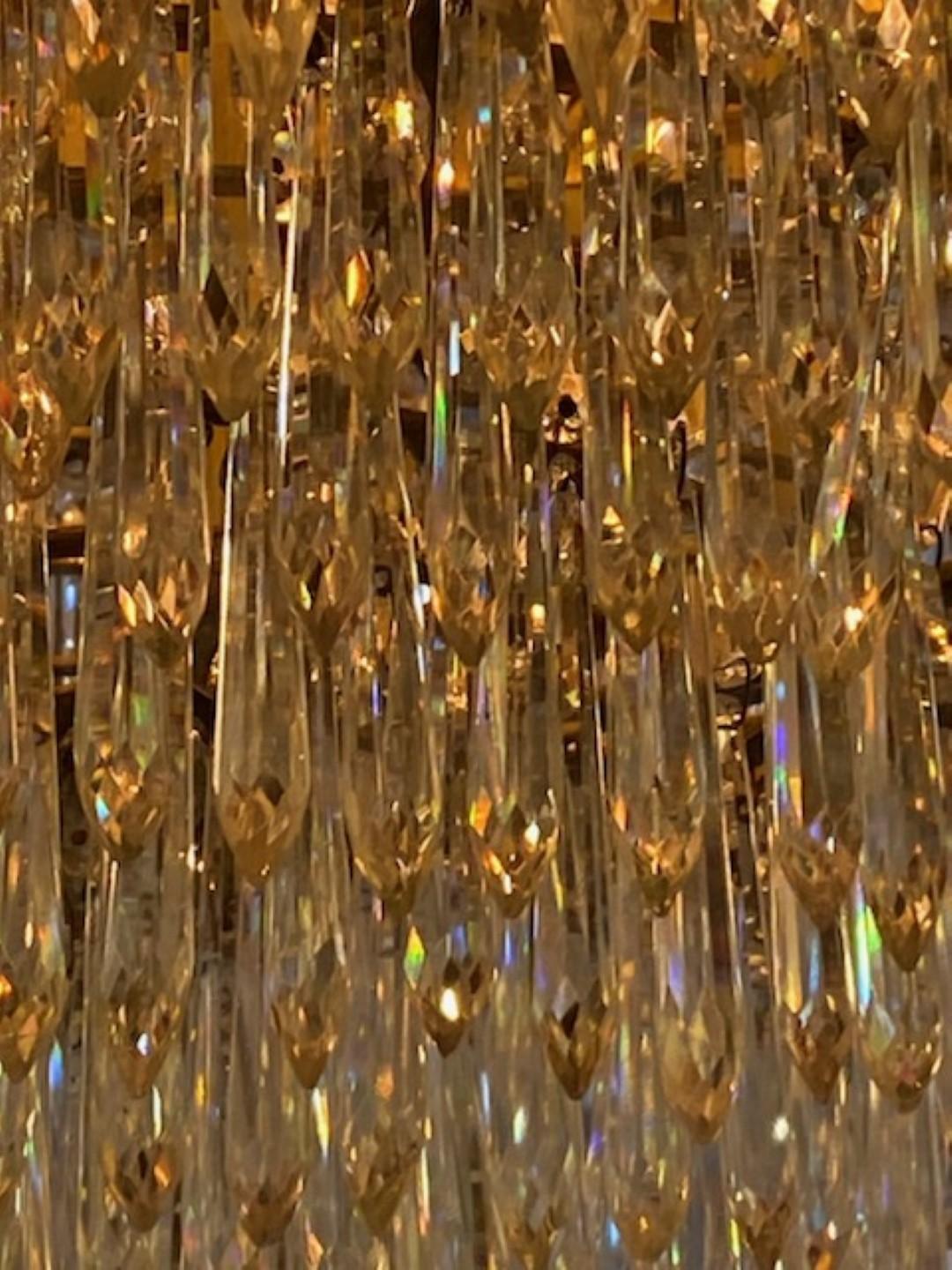 Grand lustre Empire français à 18 lumières en cristal doré en vente 2
