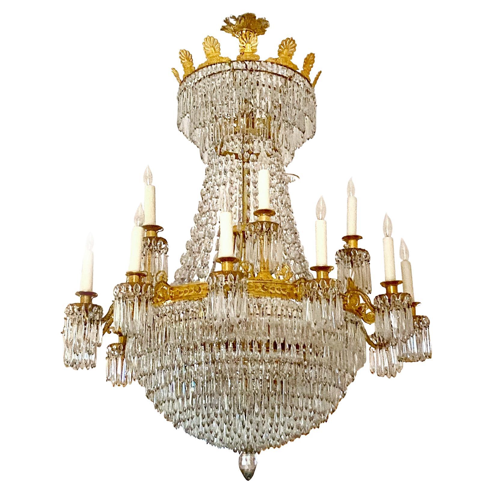 Grand lustre Empire français à 18 lumières en cristal doré en vente