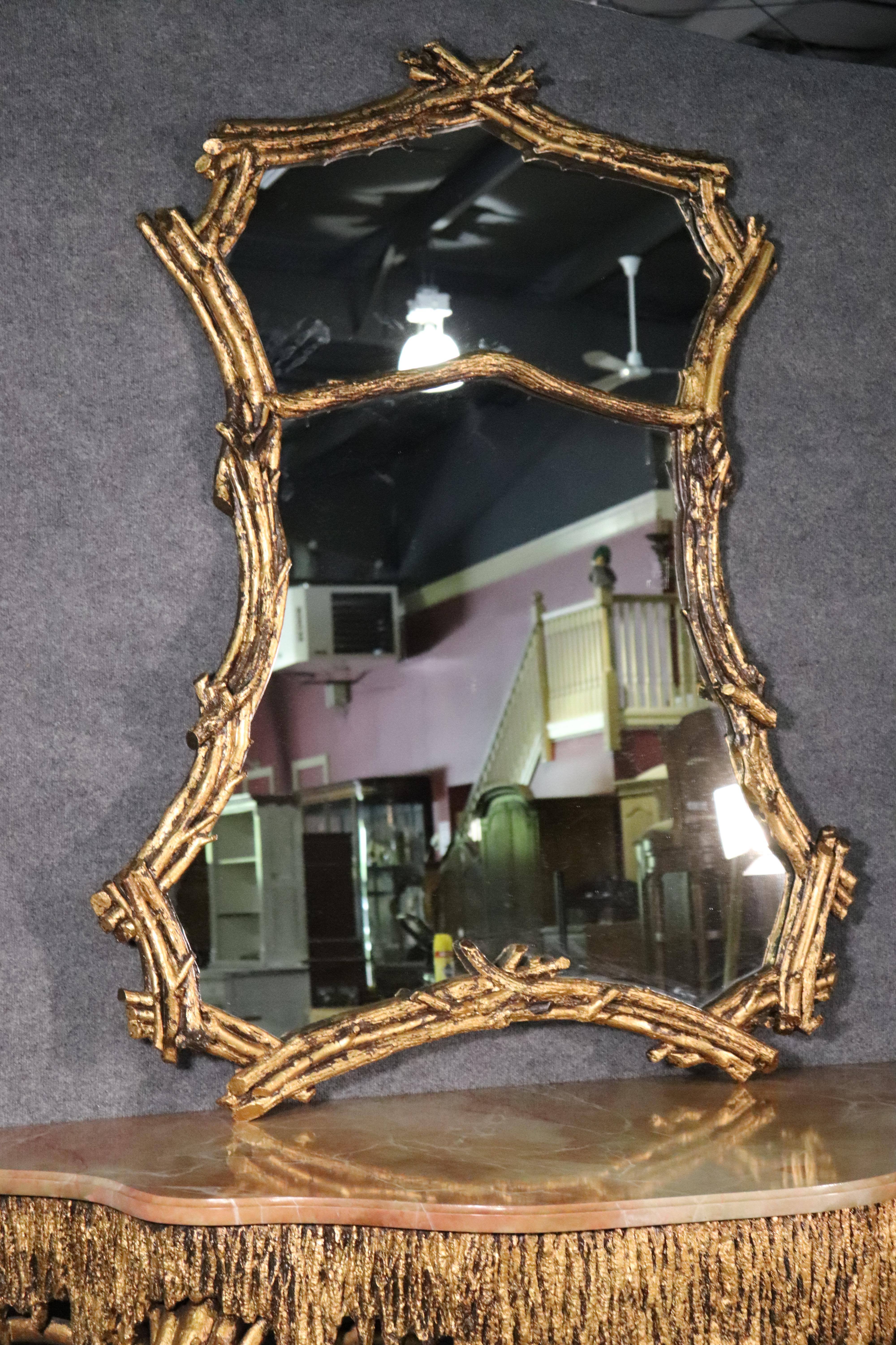 Grande table console française dorée de style Louis XVI en faux bois avec miroir Bon état - En vente à Swedesboro, NJ