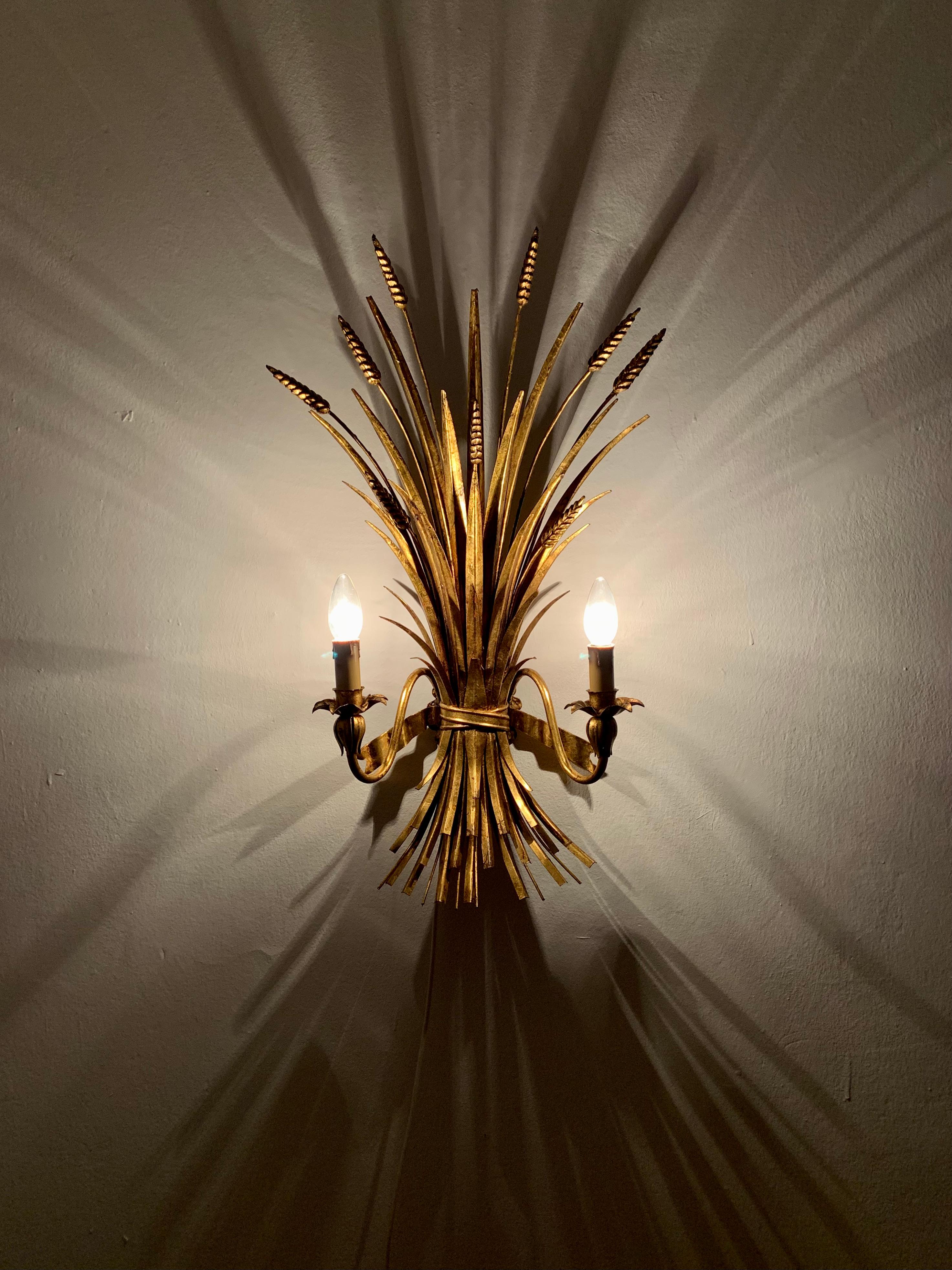 Large Gilded Italian Hollywood Regency Metal Wall Lamp by Hans Kögl For Sale 6