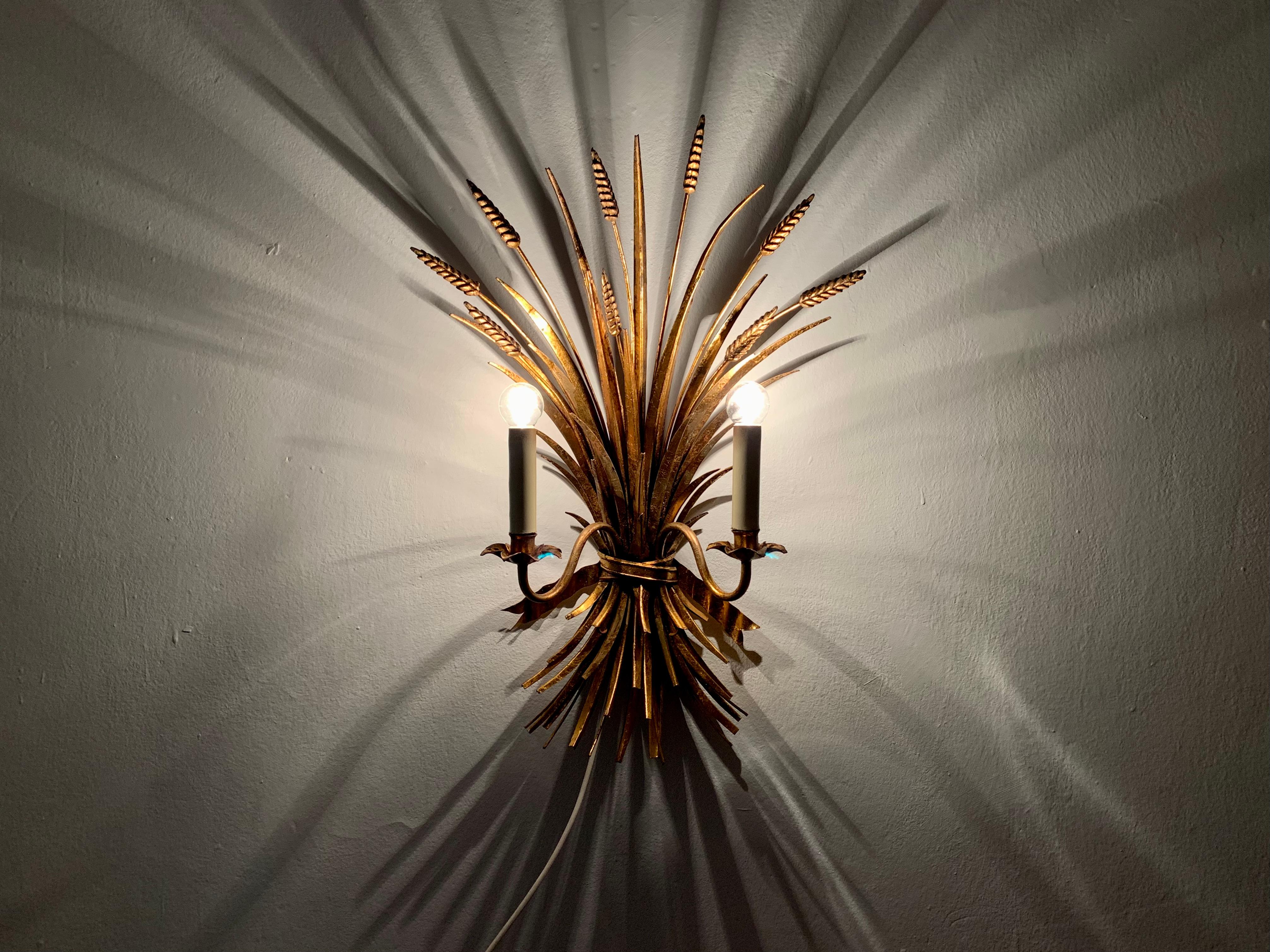 Large Gilded Italian Hollywood Regency Metal Wall Lamp by Hans Kögl For Sale 5