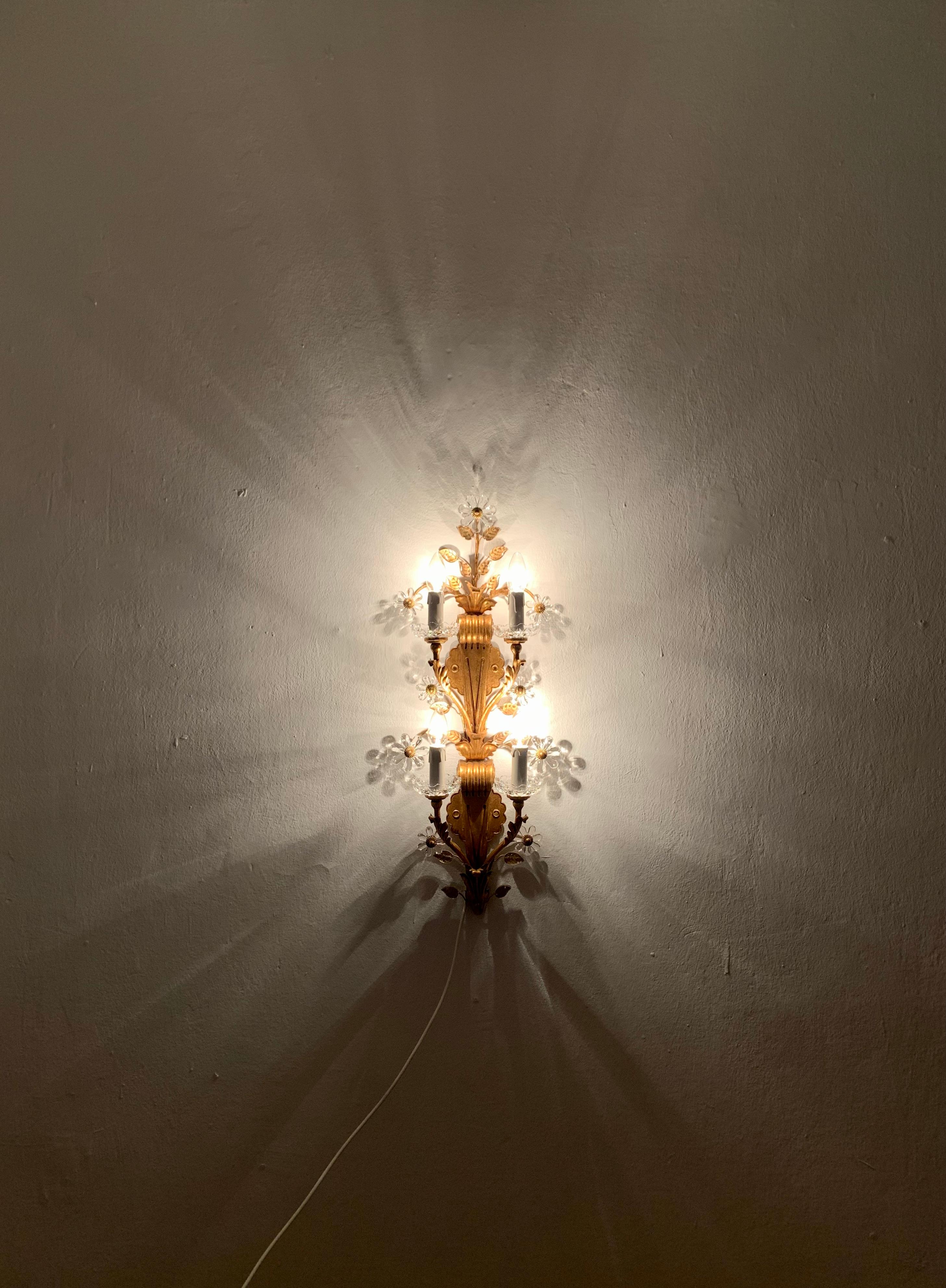 Large Gilded Italian Hollywood Regency Wall Lamp For Sale 5