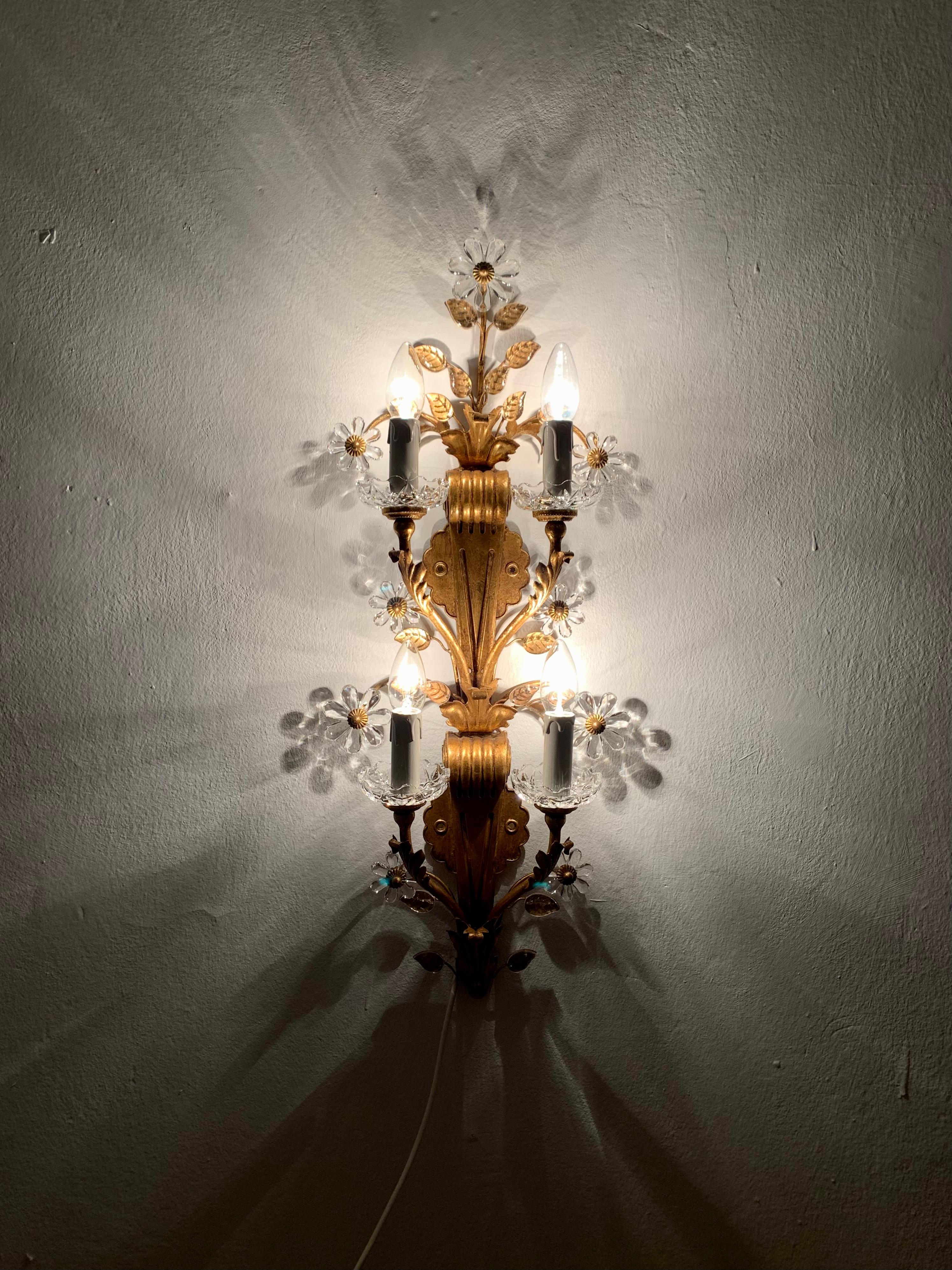 Large Gilded Italian Hollywood Regency Wall Lamp For Sale 6