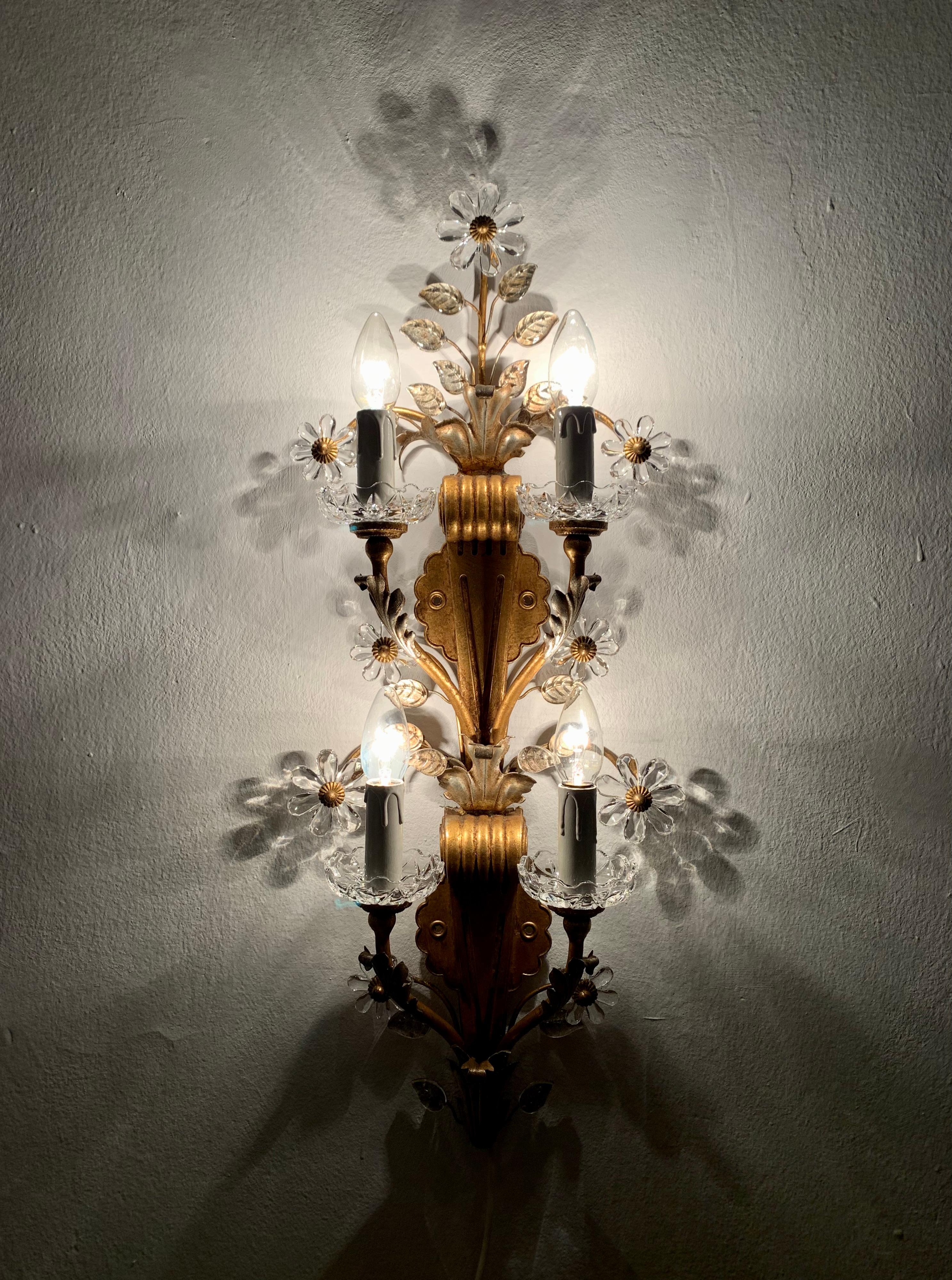 Large Gilded Italian Hollywood Regency Wall Lamp For Sale 7