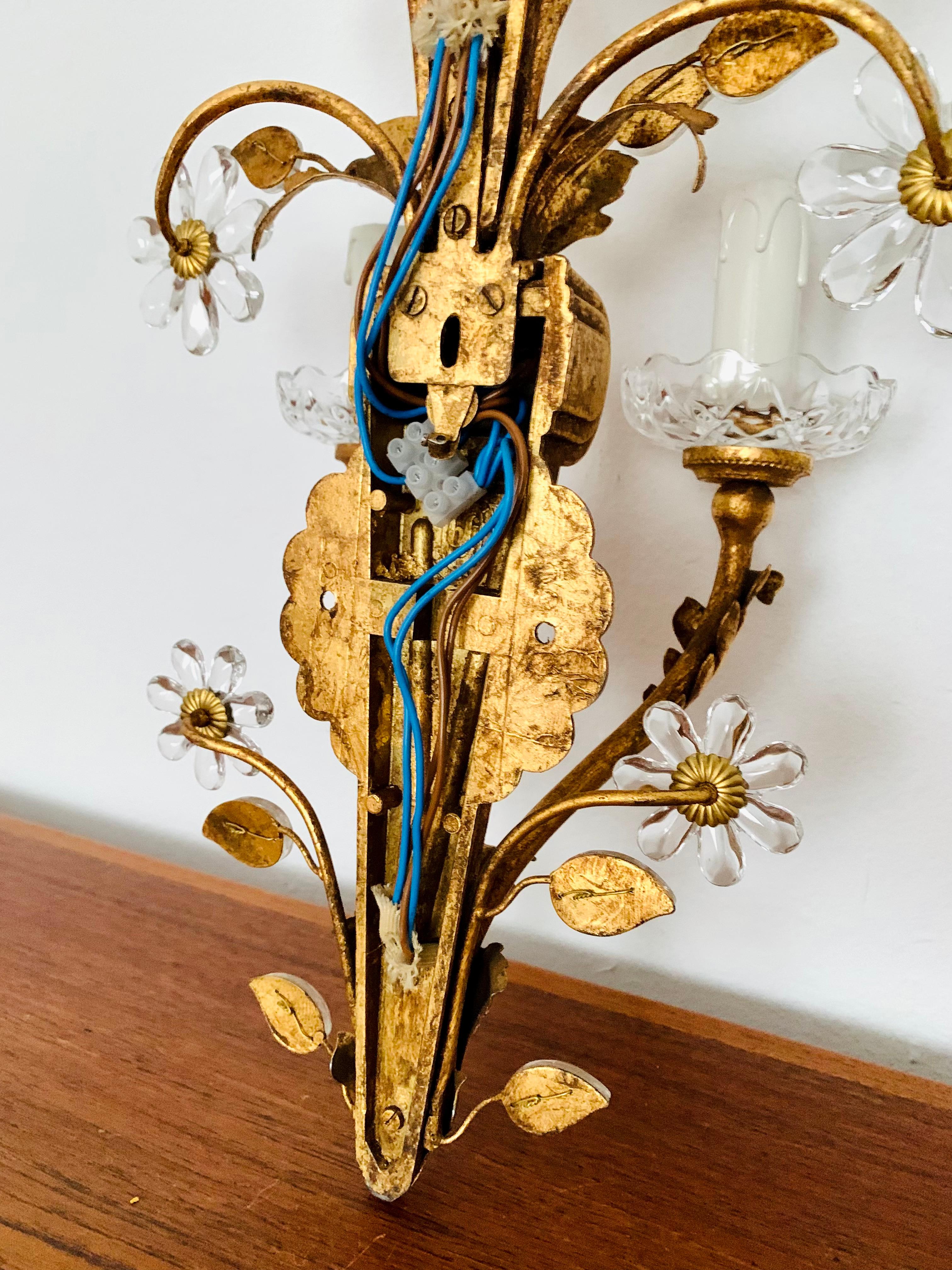 Large Gilded Italian Hollywood Regency Wall Lamp For Sale 13