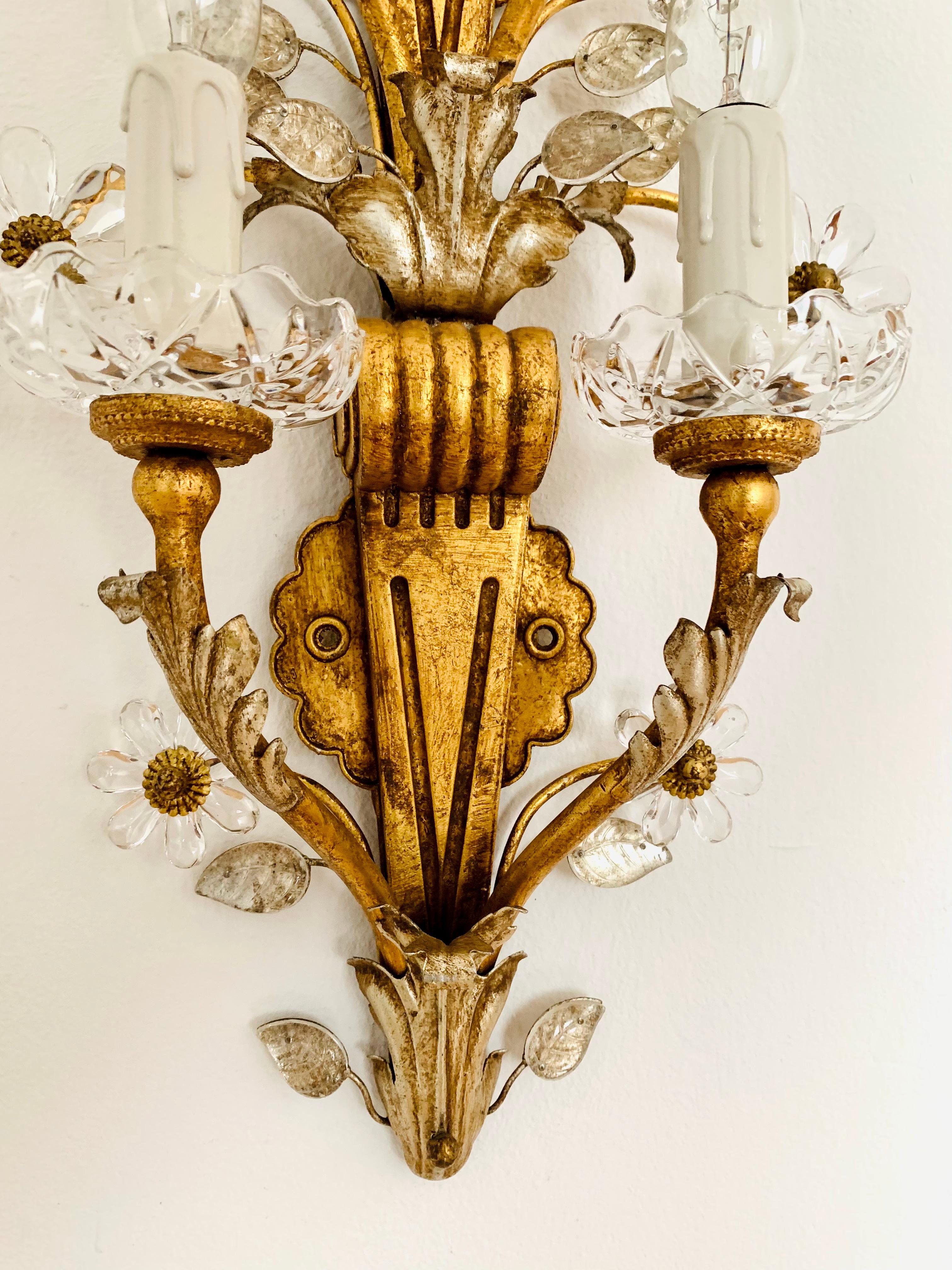 Large Gilded Italian Hollywood Regency Wall Lamp For Sale 3