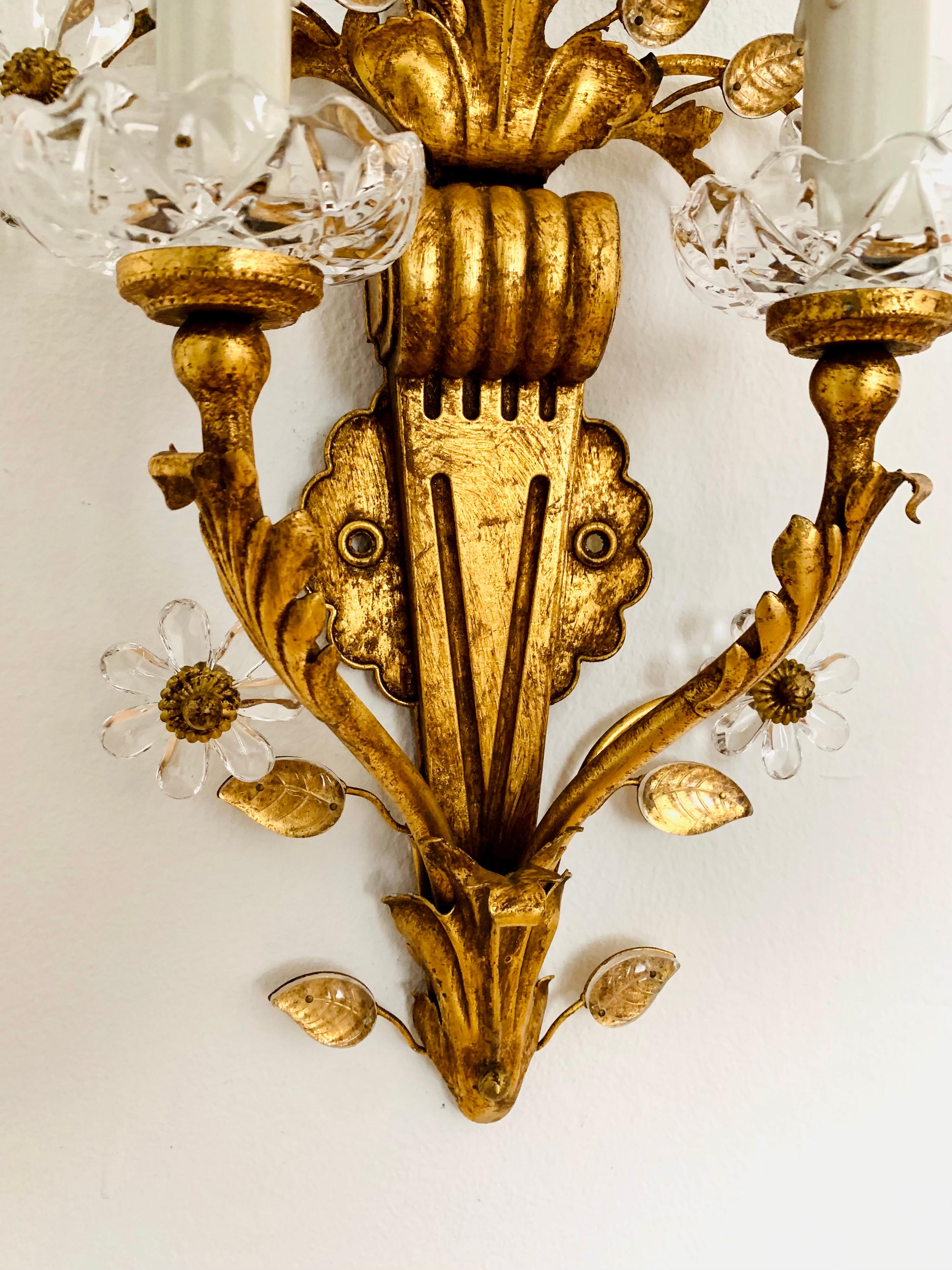 Large Gilded Italian Hollywood Regency Wall Lamp For Sale 4