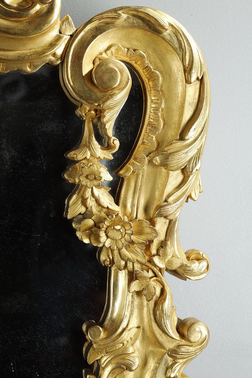 Large Gilded Wood Mirror in the Louis XV Style In Good Condition For Sale In Paris, FR
