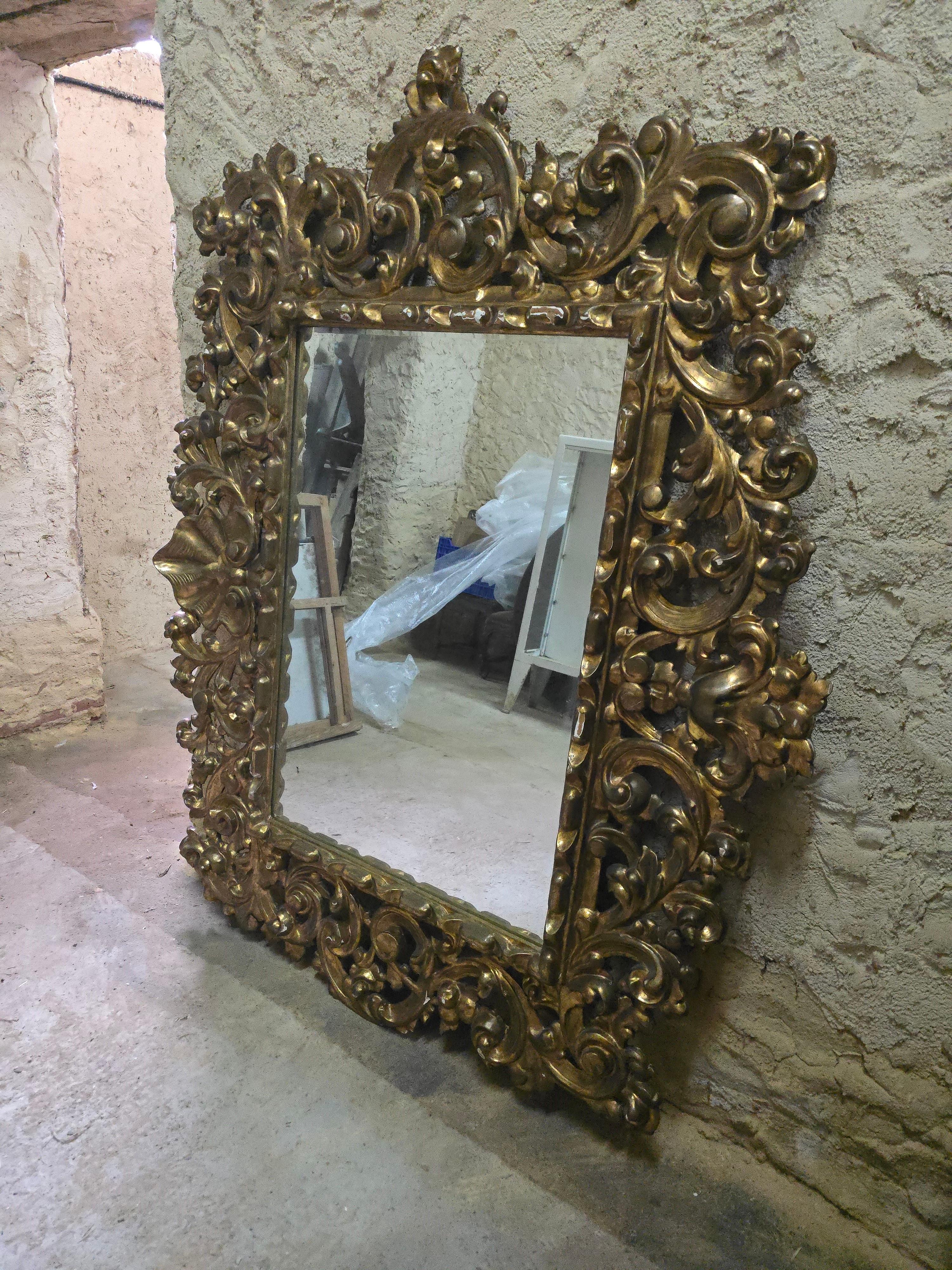 Fruitiers Grand miroir en bois doré - 18e siècle en vente