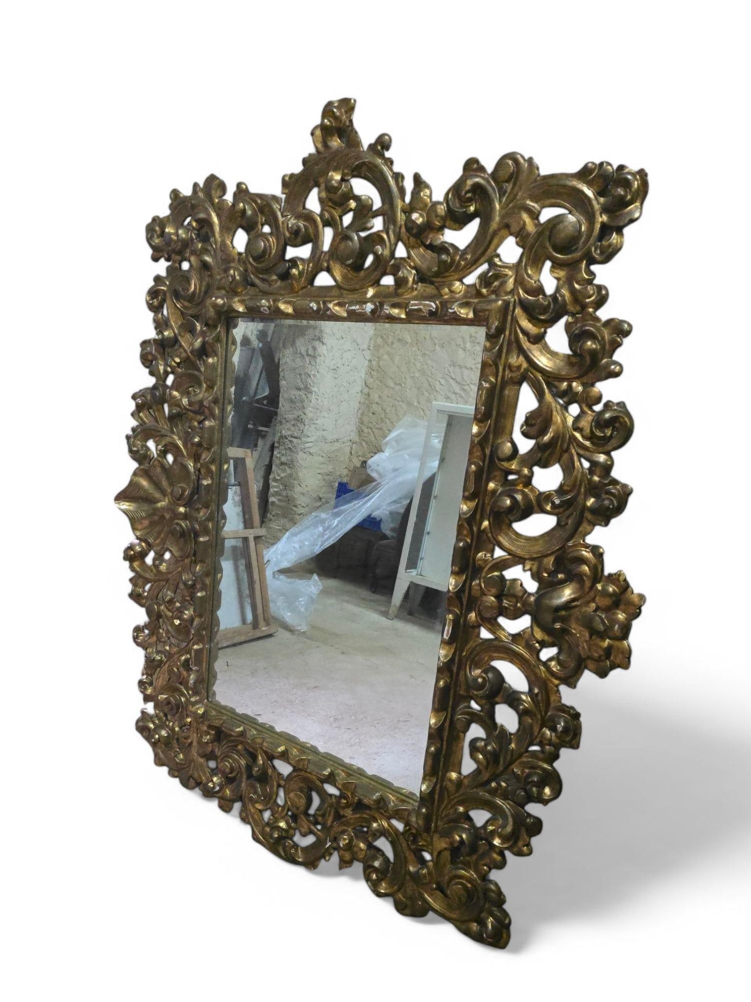 Grand miroir en bois doré - 18e siècle en vente 1