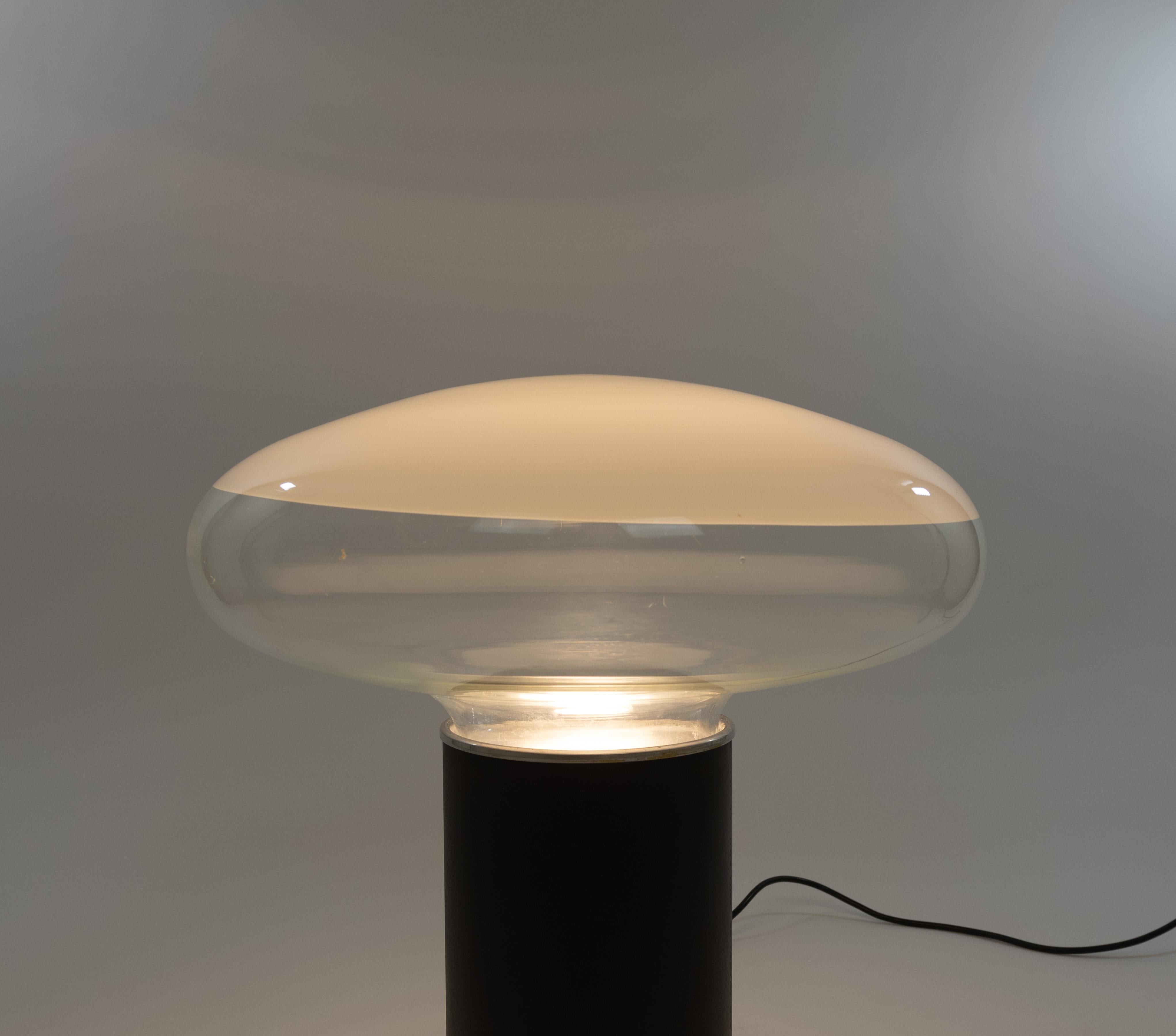 Mid-Century Modern Large Gill Table lamp by Roberto Pamio for Leucos, 1960 For Sale