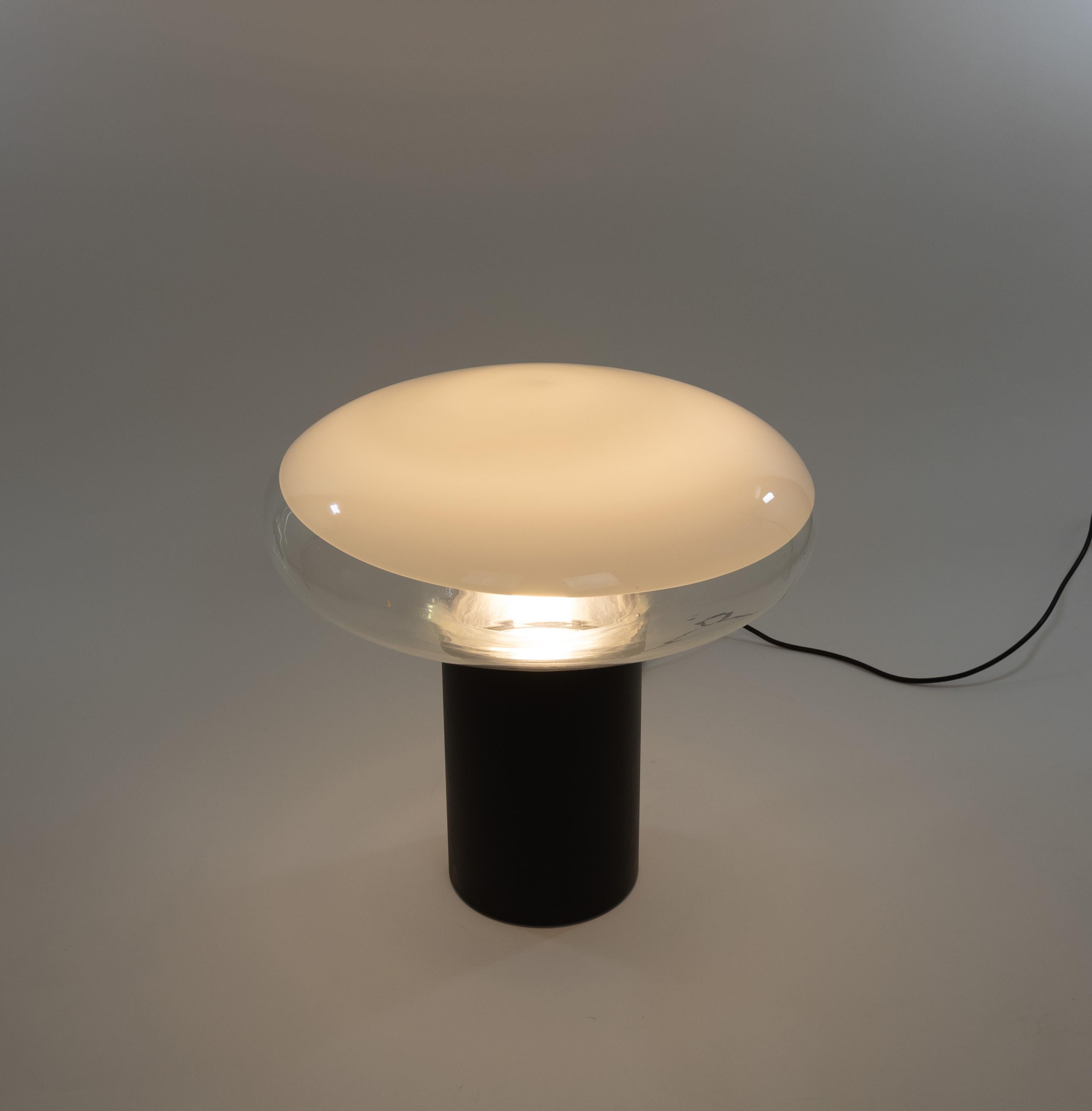 Italian Large Gill Table lamp by Roberto Pamio for Leucos, 1960 For Sale