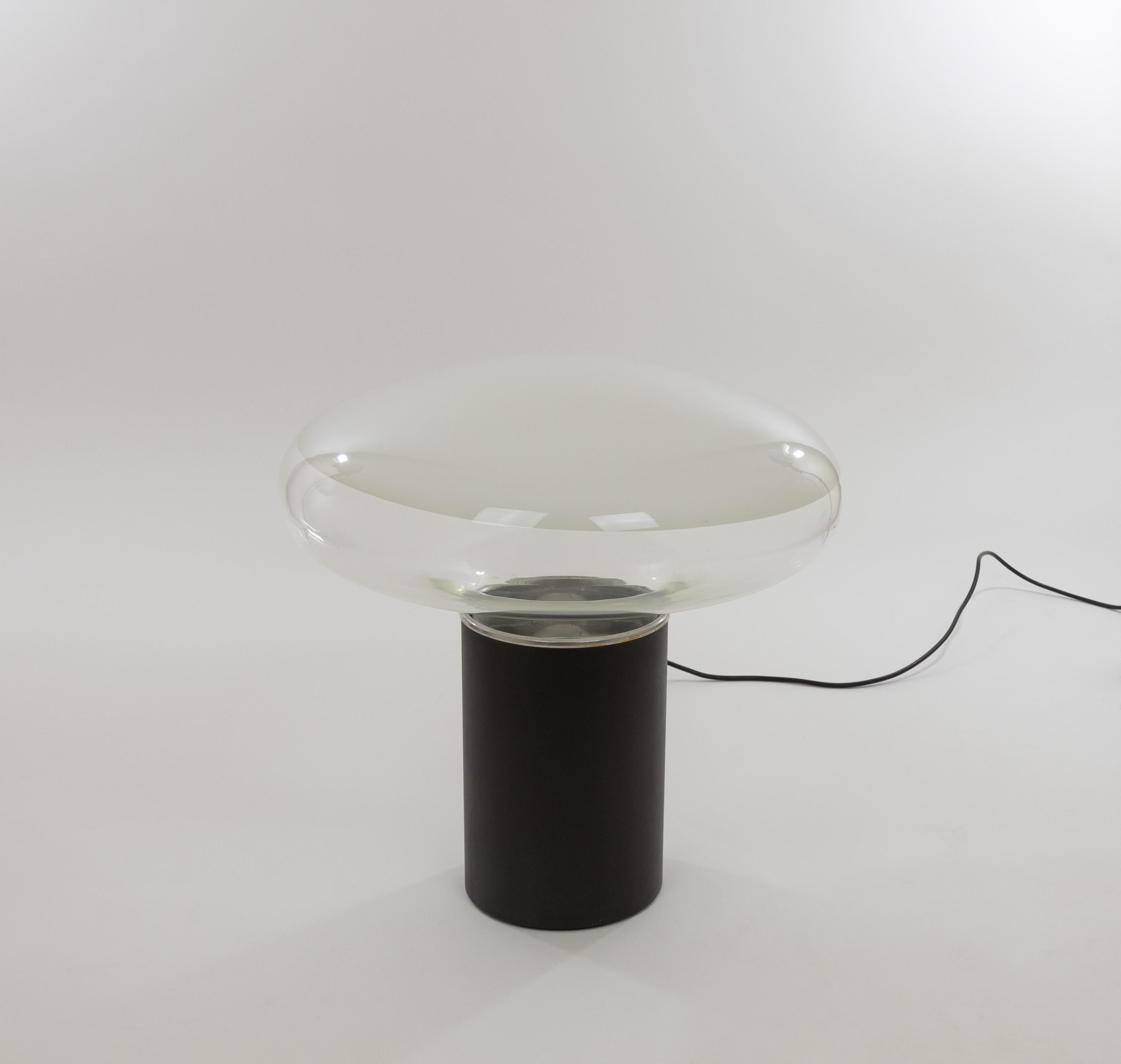 Large Gill Table lamp by Roberto Pamio for Leucos, 1960 In Good Condition For Sale In Rotterdam, NL