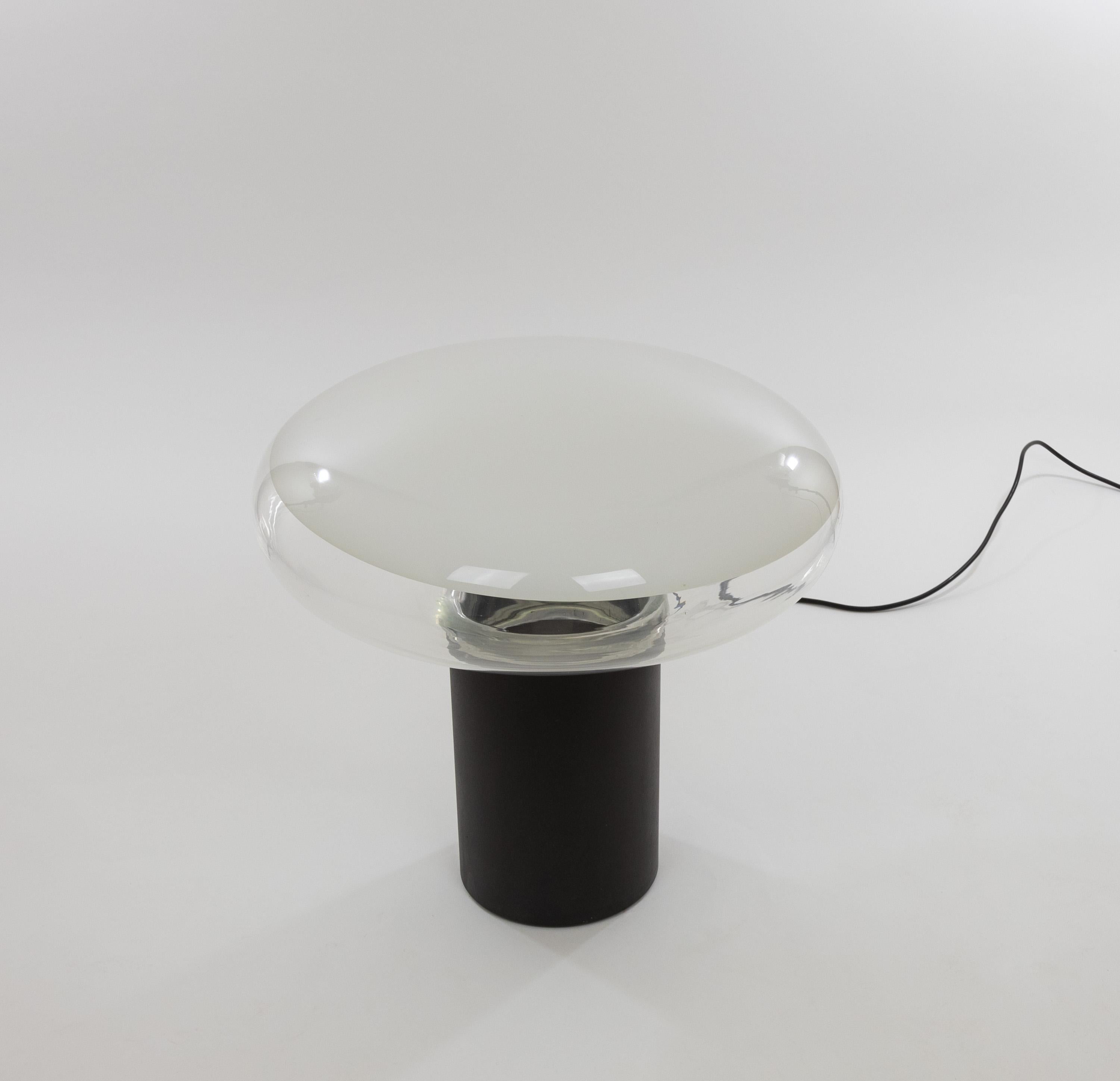 Metal Large Gill Table lamp by Roberto Pamio for Leucos, 1960 For Sale