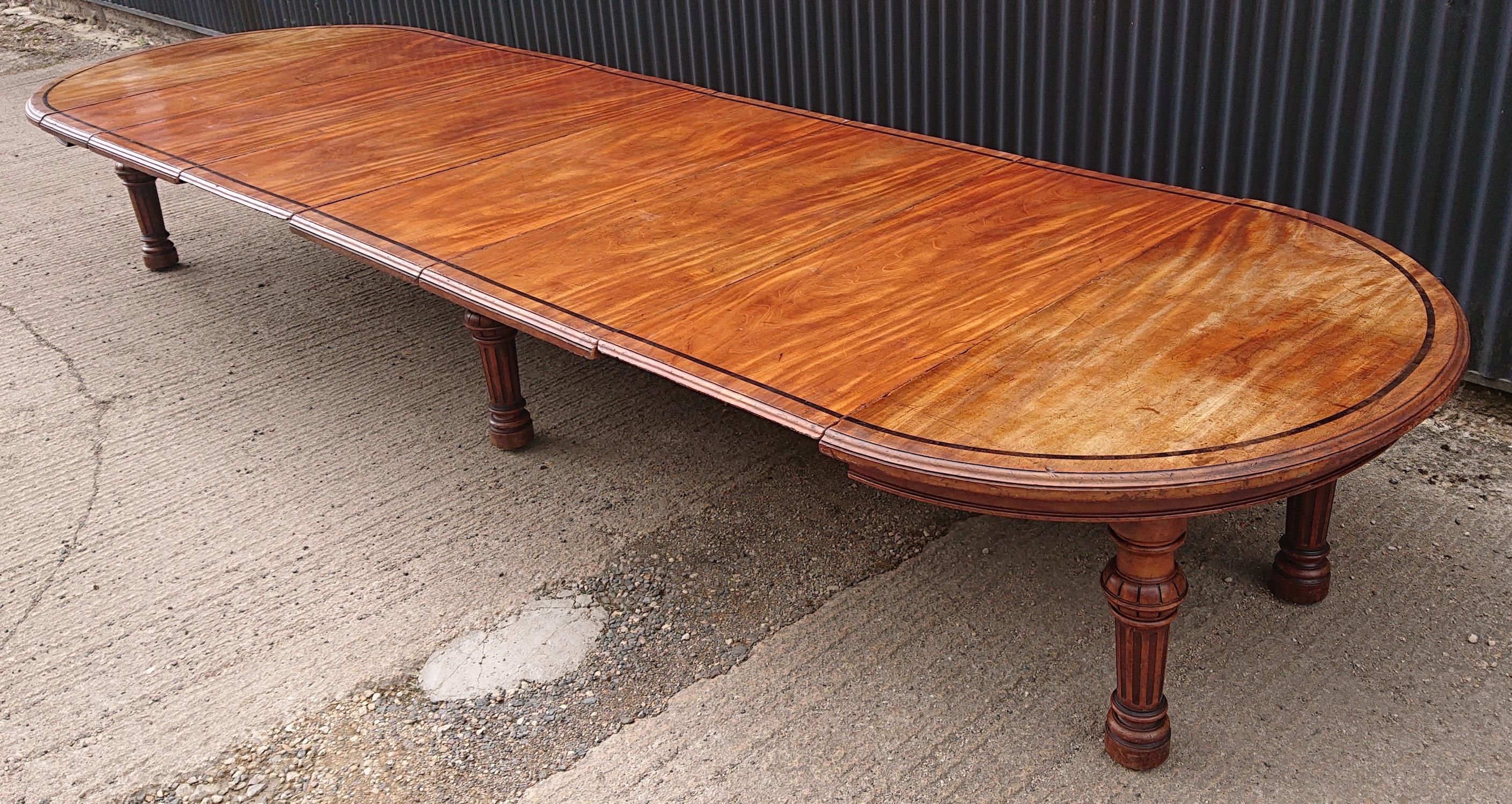 Large Gillows Dining Table In Good Condition For Sale In Gloucestershire, GB