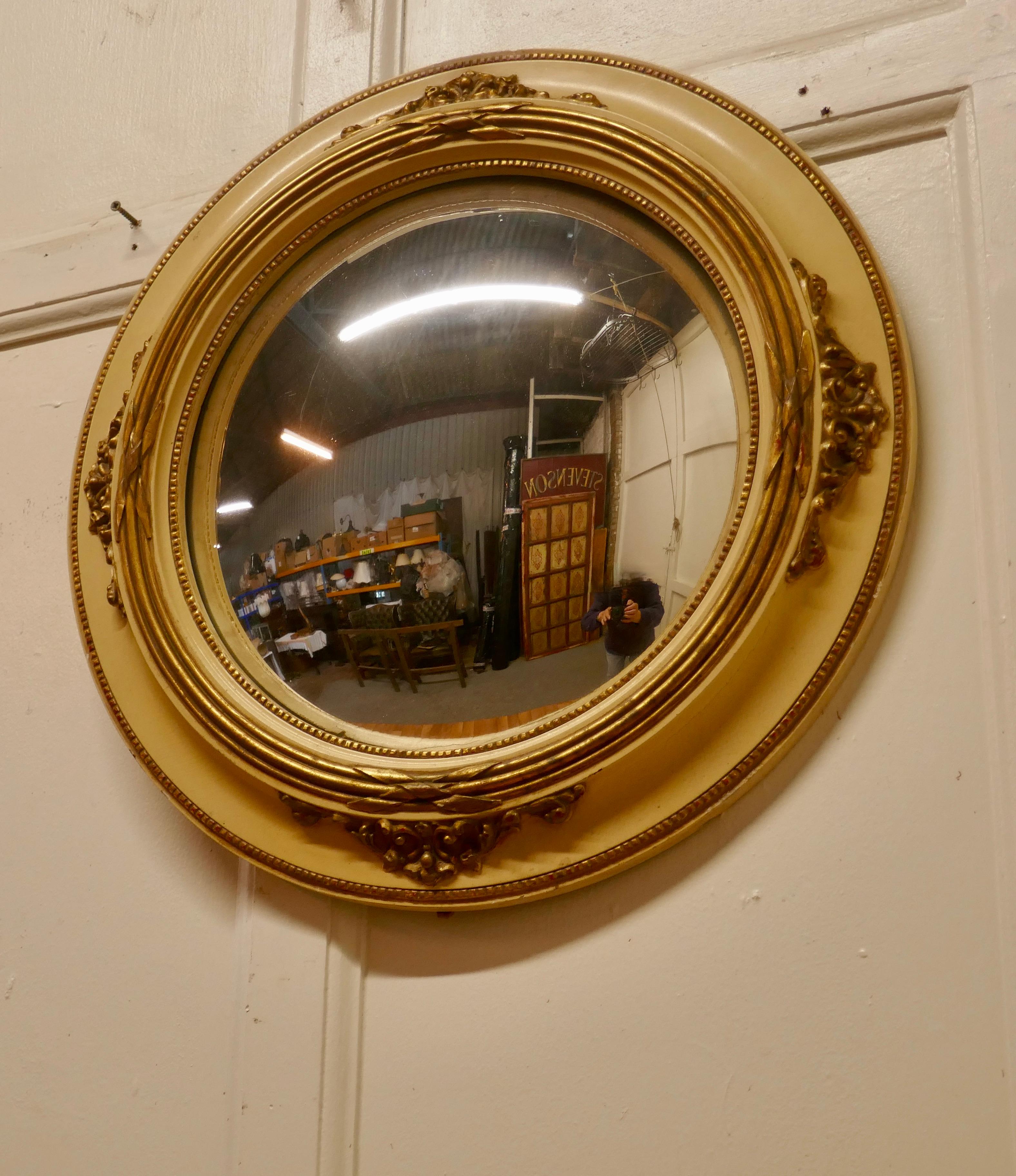 Large Gilt and Cream French Convex Wall Mirror In Good Condition For Sale In Chillerton, Isle of Wight