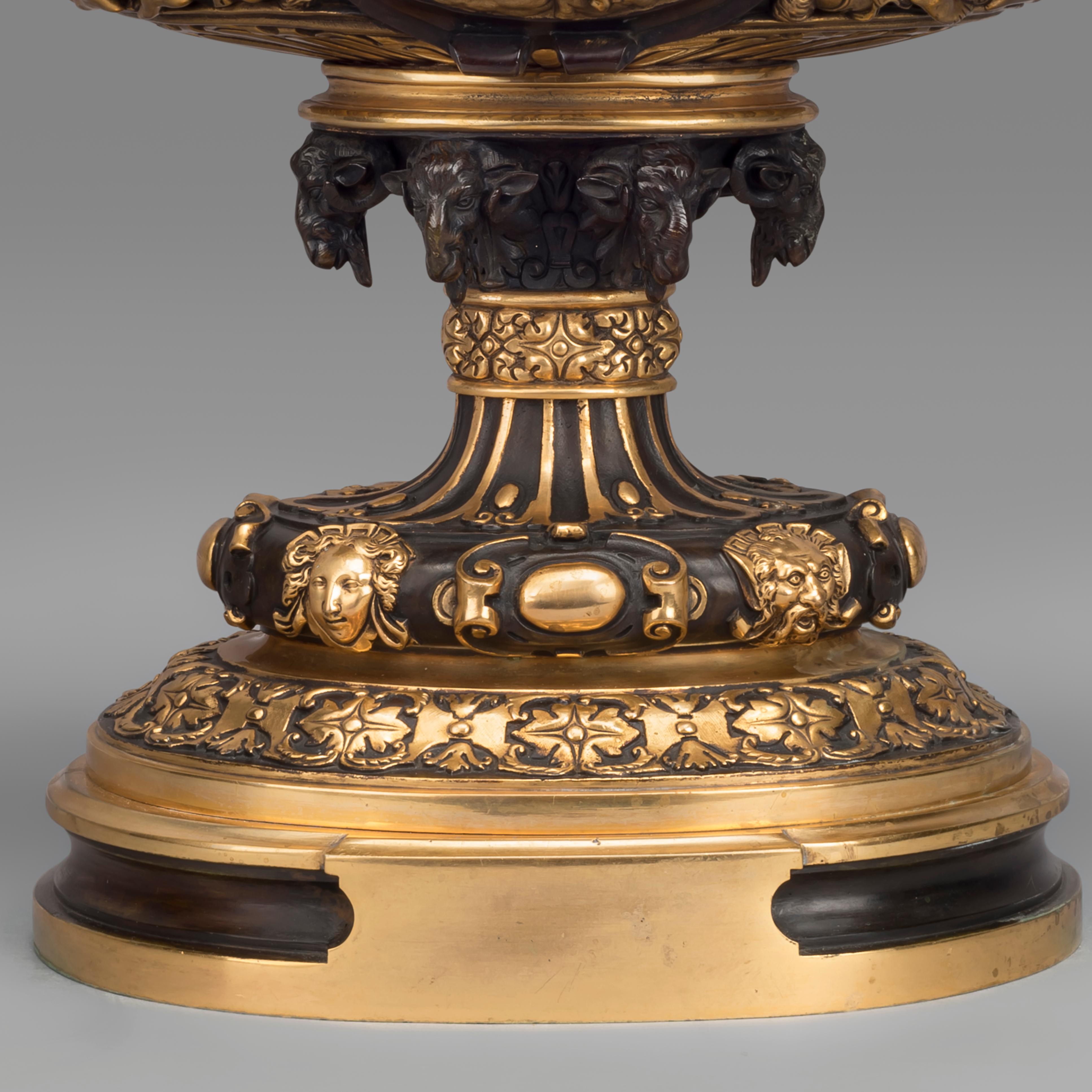 Large Gilt and Patinated Bronze Neoclassical Style Vase, French, circa 1910 For Sale 2