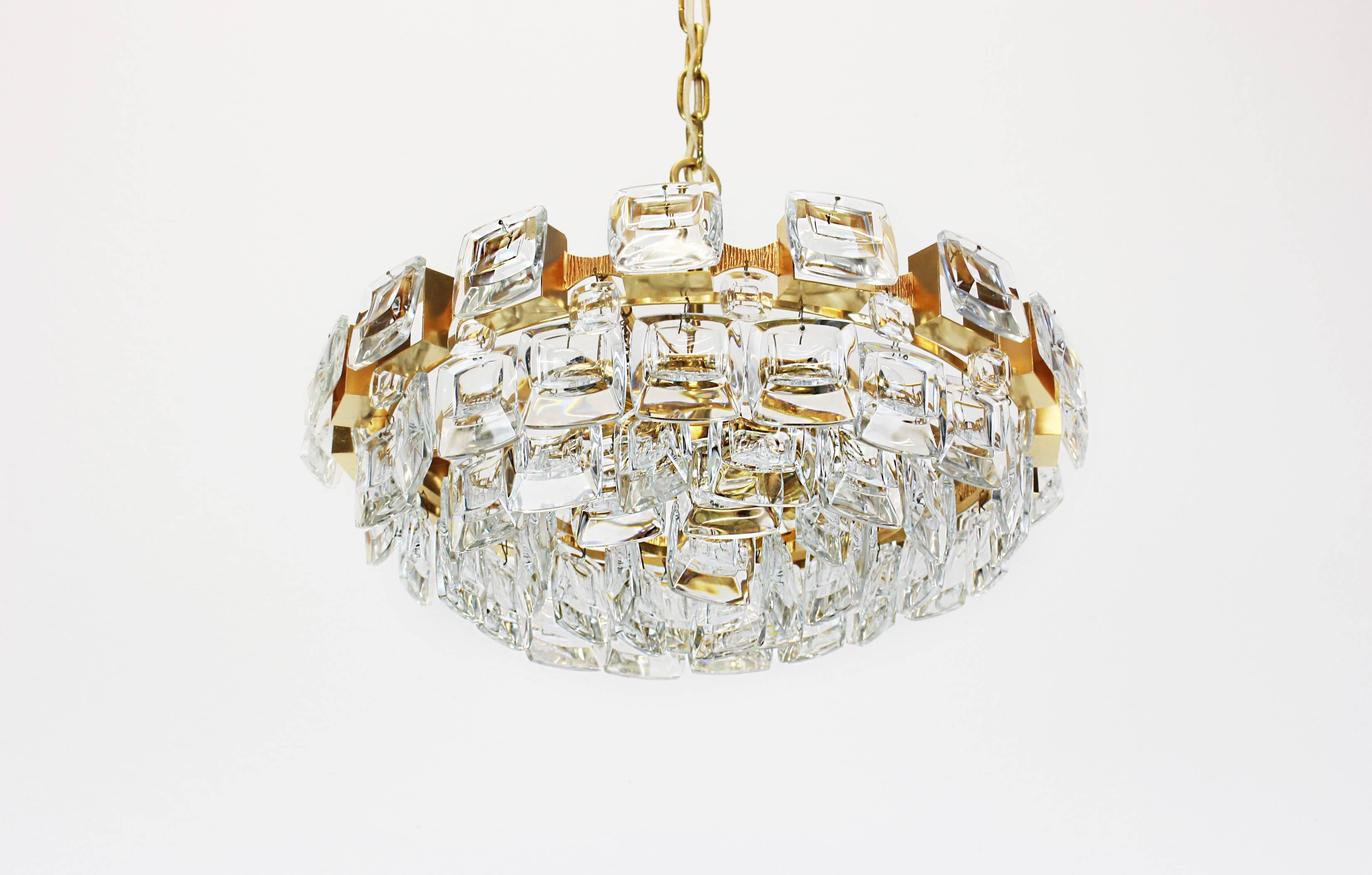 Mid-Century Modern Large Gilt Brass and Crystal Glass Chandelier by Palwa, Germany, 1960s For Sale