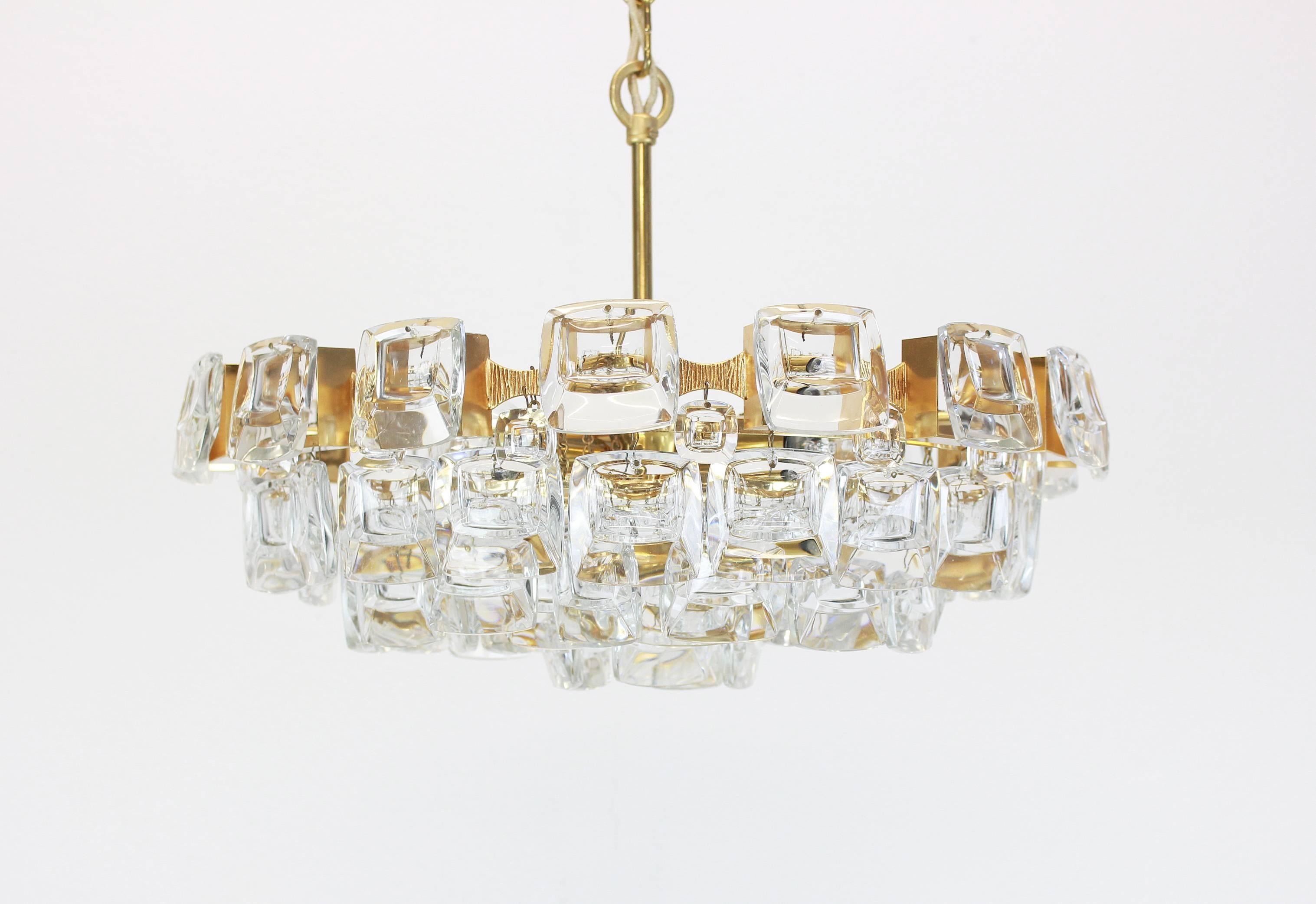 Large Gilt Brass and Crystal Glass Chandelier by Palwa, Germany, 1960s In Good Condition For Sale In Aachen, NRW