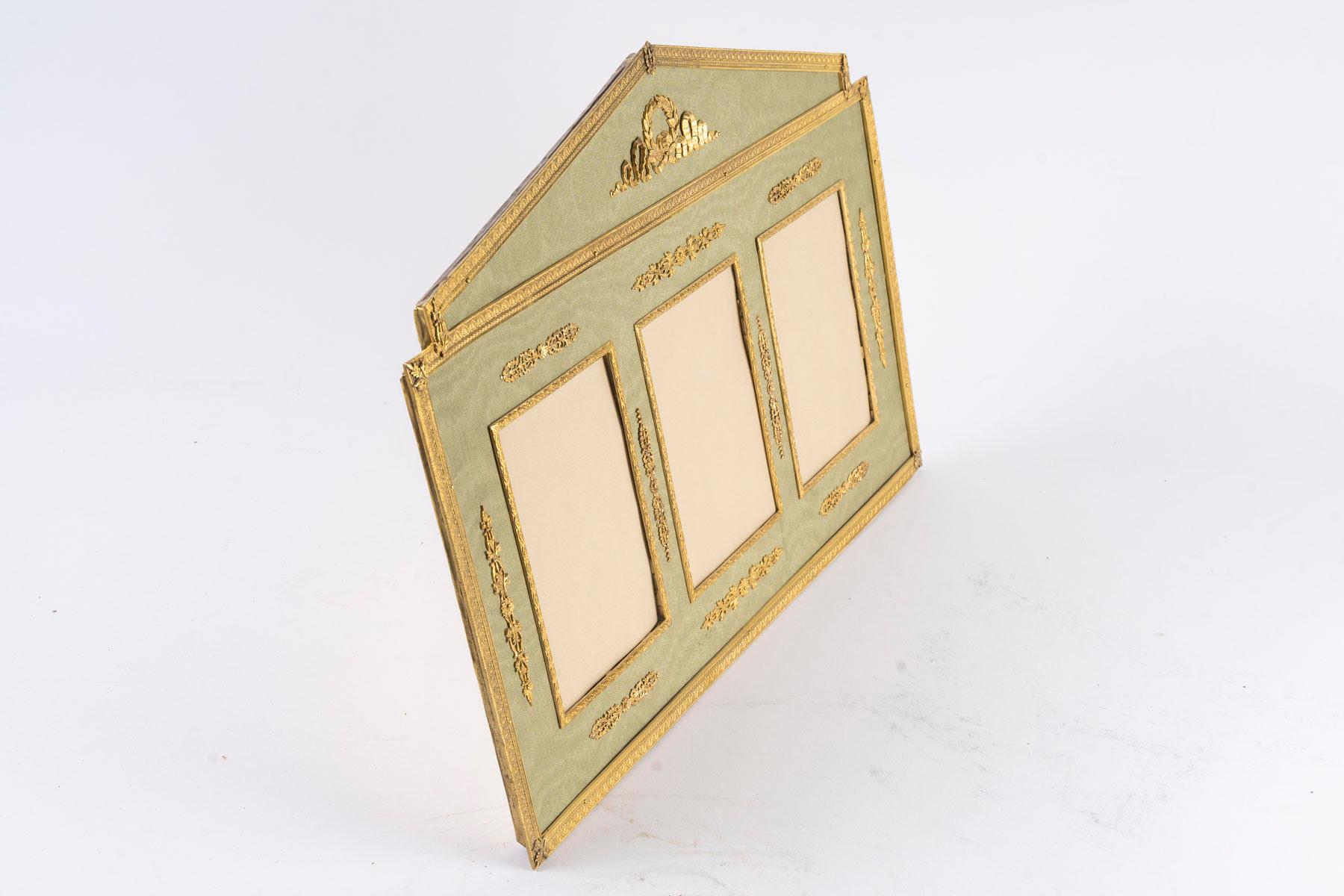 Large Gilt Brass and Green Fabric Photo Frame, Napoleon III Period, Empire Style For Sale 1