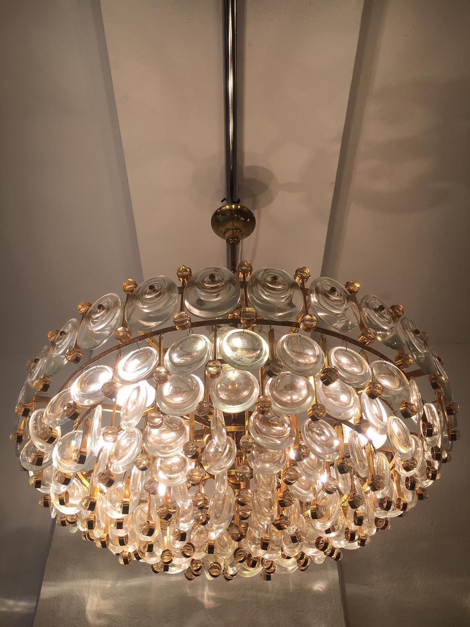 Large Gilt Brass & Crystal Chandelier by Gaetano Sciolari for Palwa, Italy 1960s In Good Condition In Geneva, CH