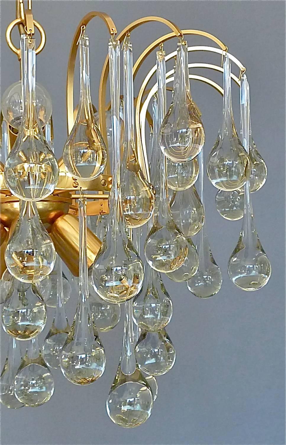 Large Sputnik Chandelier Gilt Brass Elongated Murano Glass Drops Waterfall 1960s In Good Condition For Sale In Nierstein am Rhein, DE