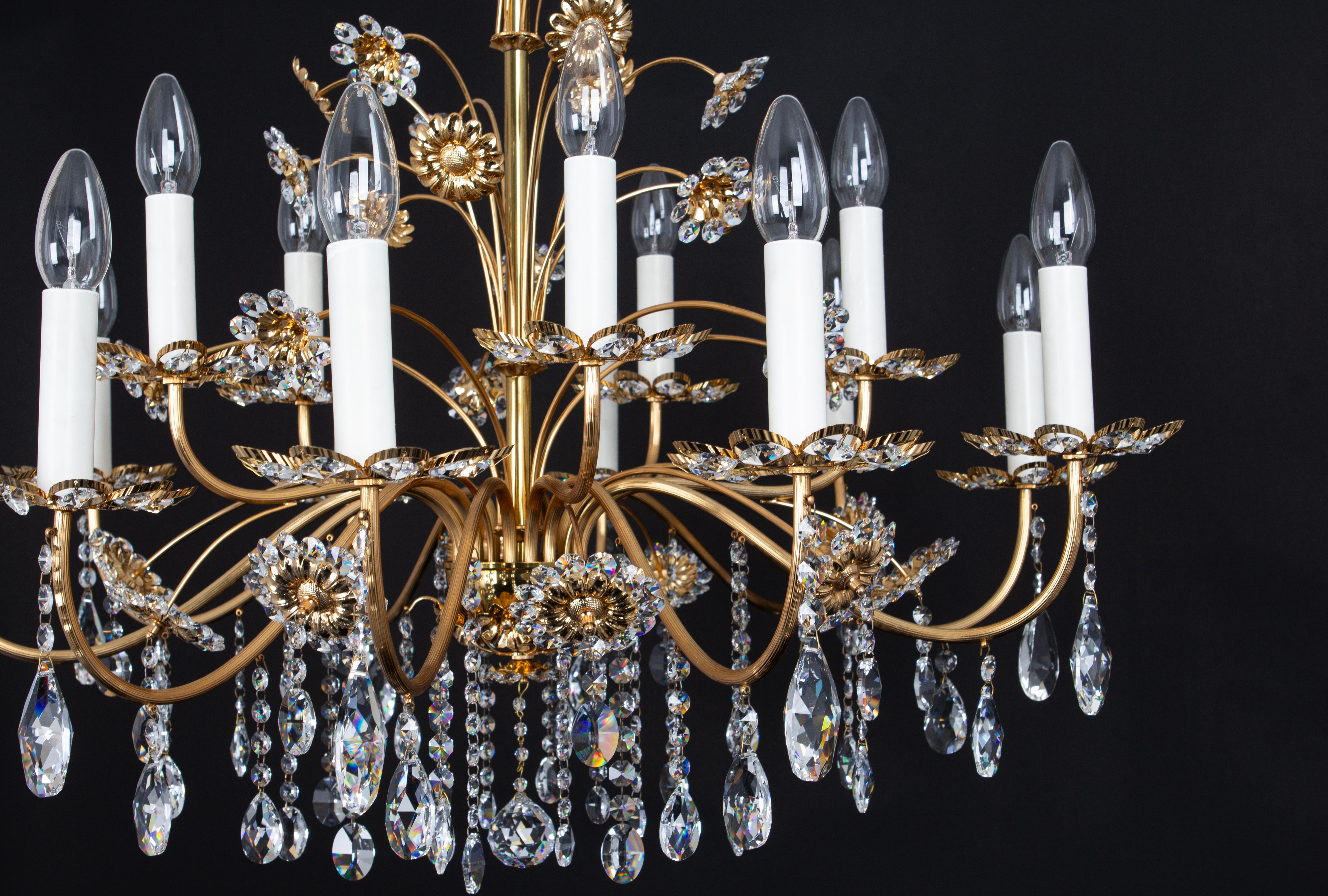 Grande lampadario a forma di fiore in ottone dorato di Palwa, Germania, anni '70 in vendita 7