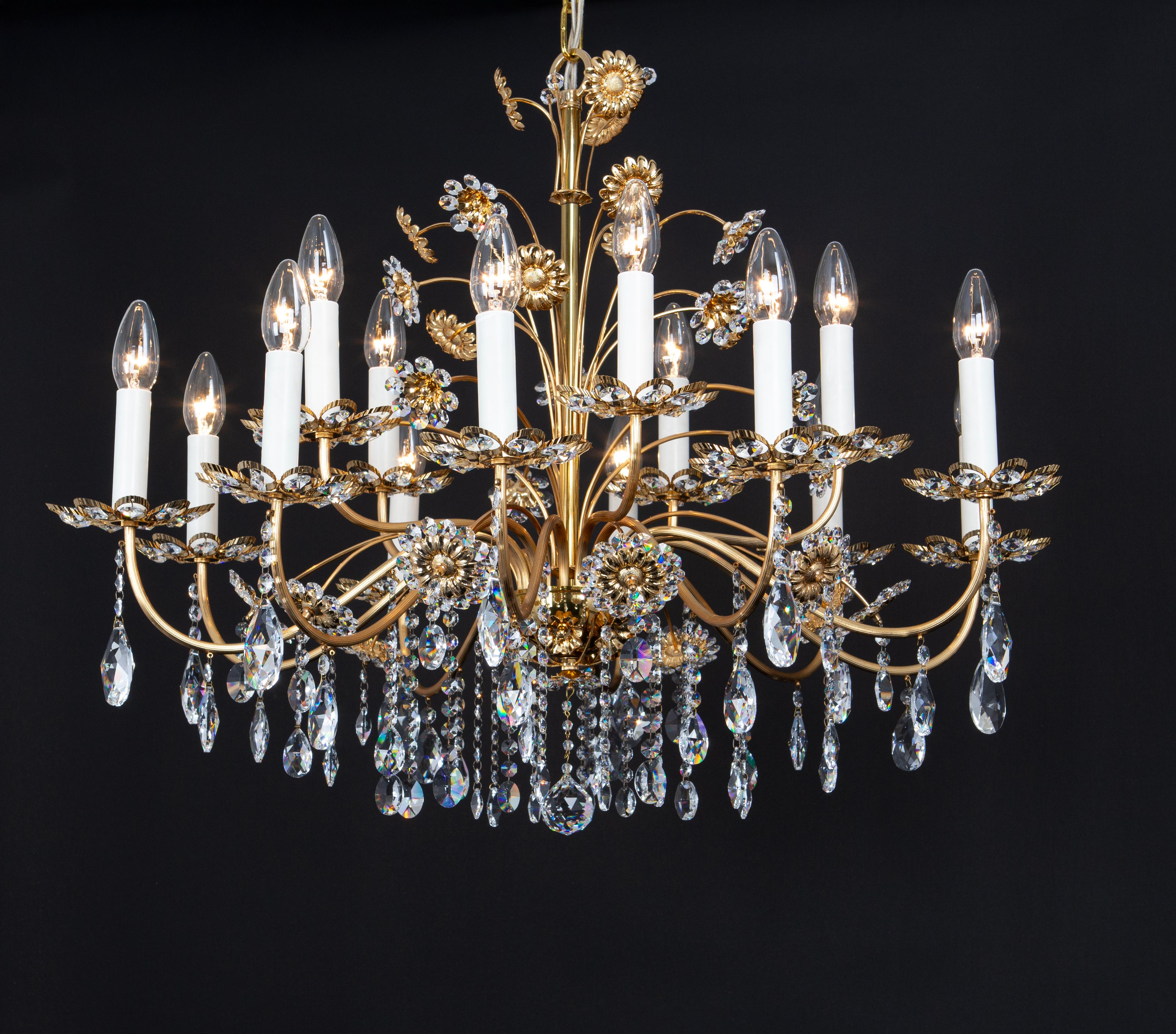 Grande lampadario a forma di fiore in ottone dorato di Palwa, Germania, anni '70 in vendita 8