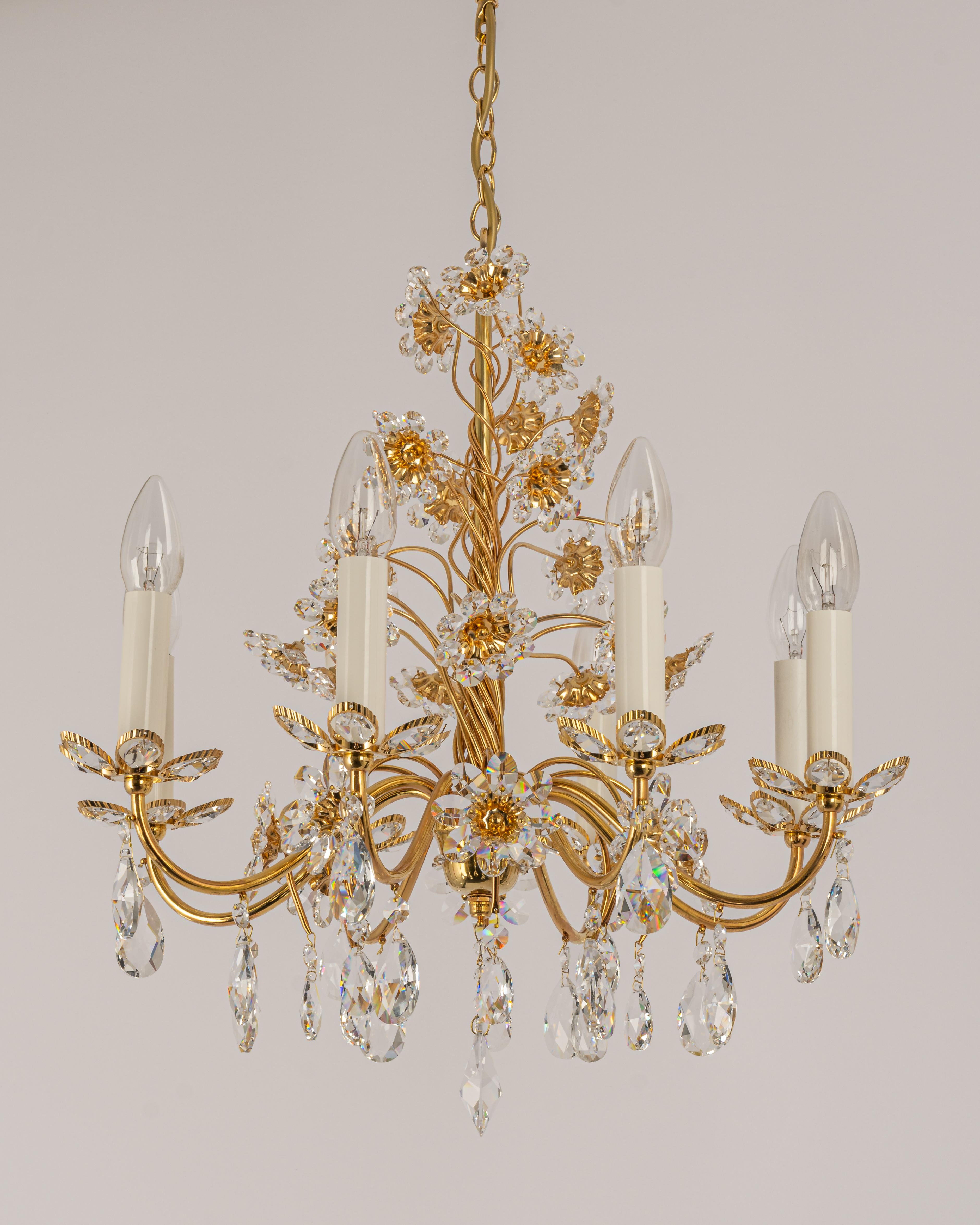 Large Gilt Brass Flower Shape Chandelier by Palwa, Germany, 1970s In Good Condition For Sale In Aachen, NRW