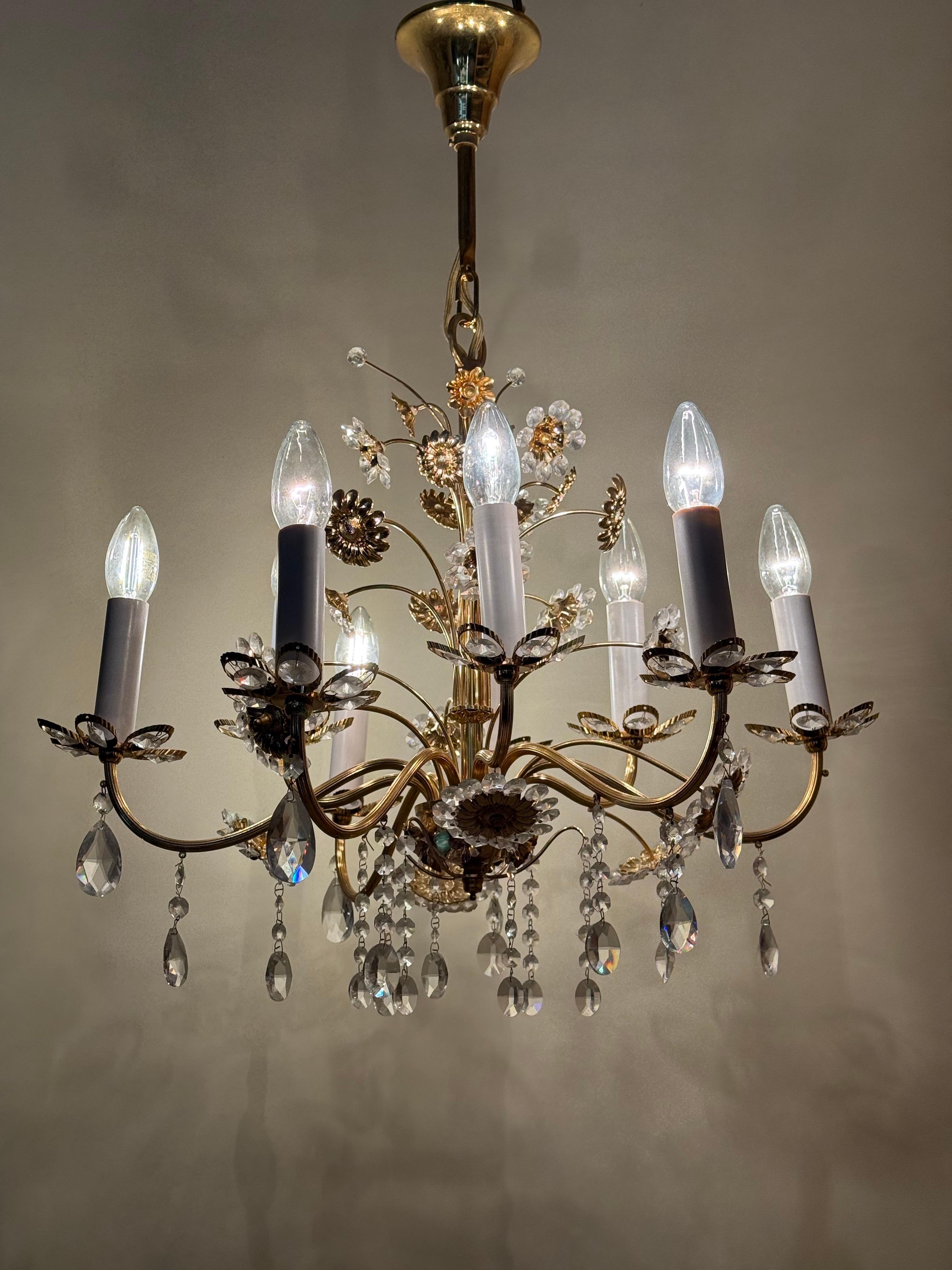 Fatto a mano Grande lampadario a forma di fiore in ottone dorato di Palwa, Germania, anni '70 in vendita