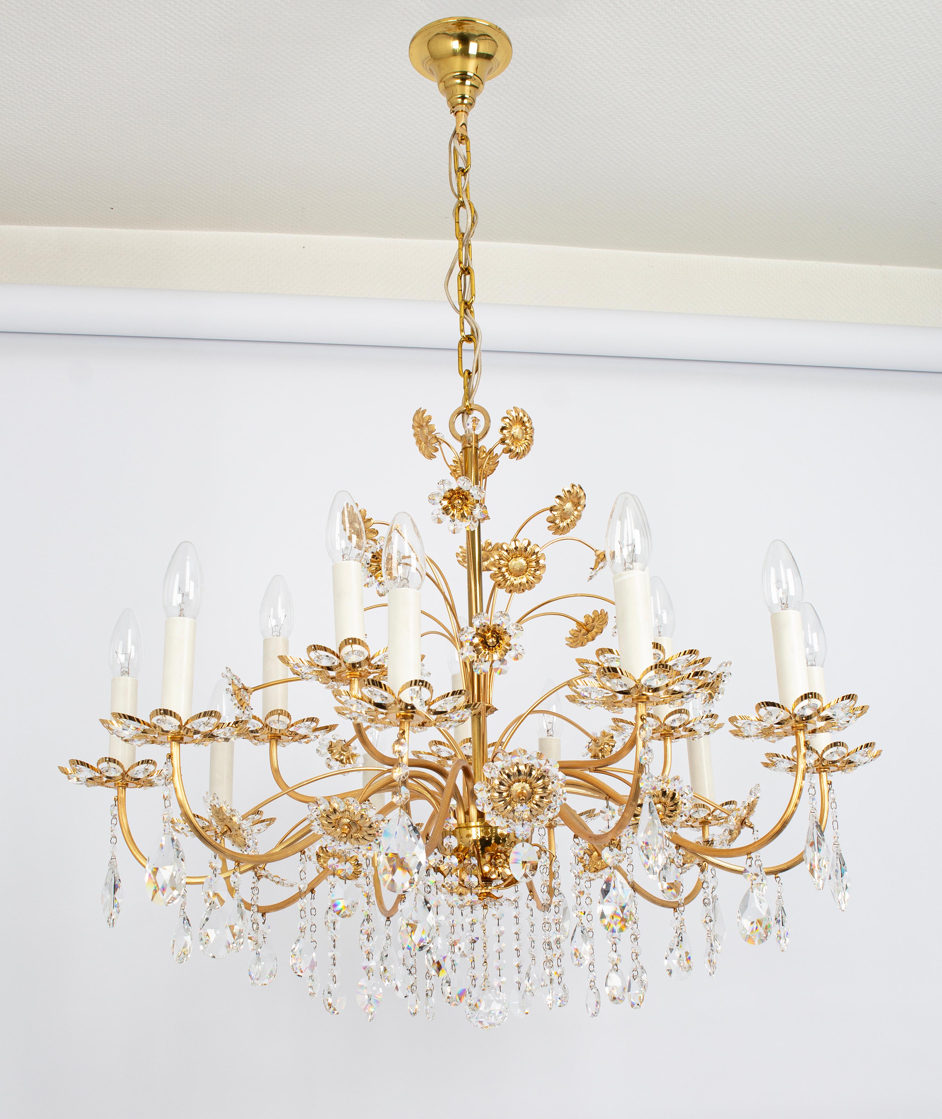 Grande lampadario a forma di fiore in ottone dorato di Palwa, Germania, anni '70 In condizioni buone in vendita a Aachen, NRW