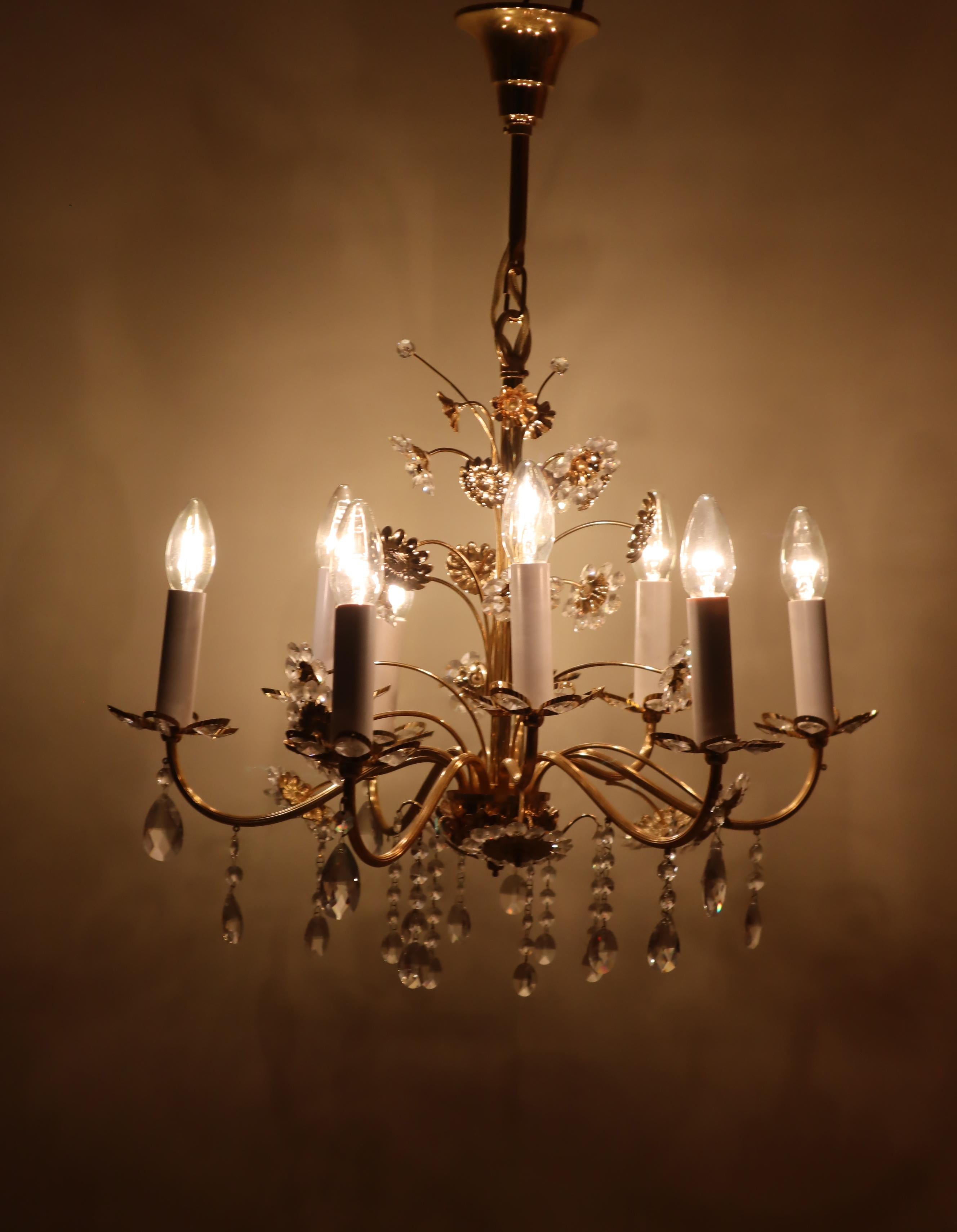 Fine XX secolo Grande lampadario a forma di fiore in ottone dorato di Palwa, Germania, anni '70 in vendita