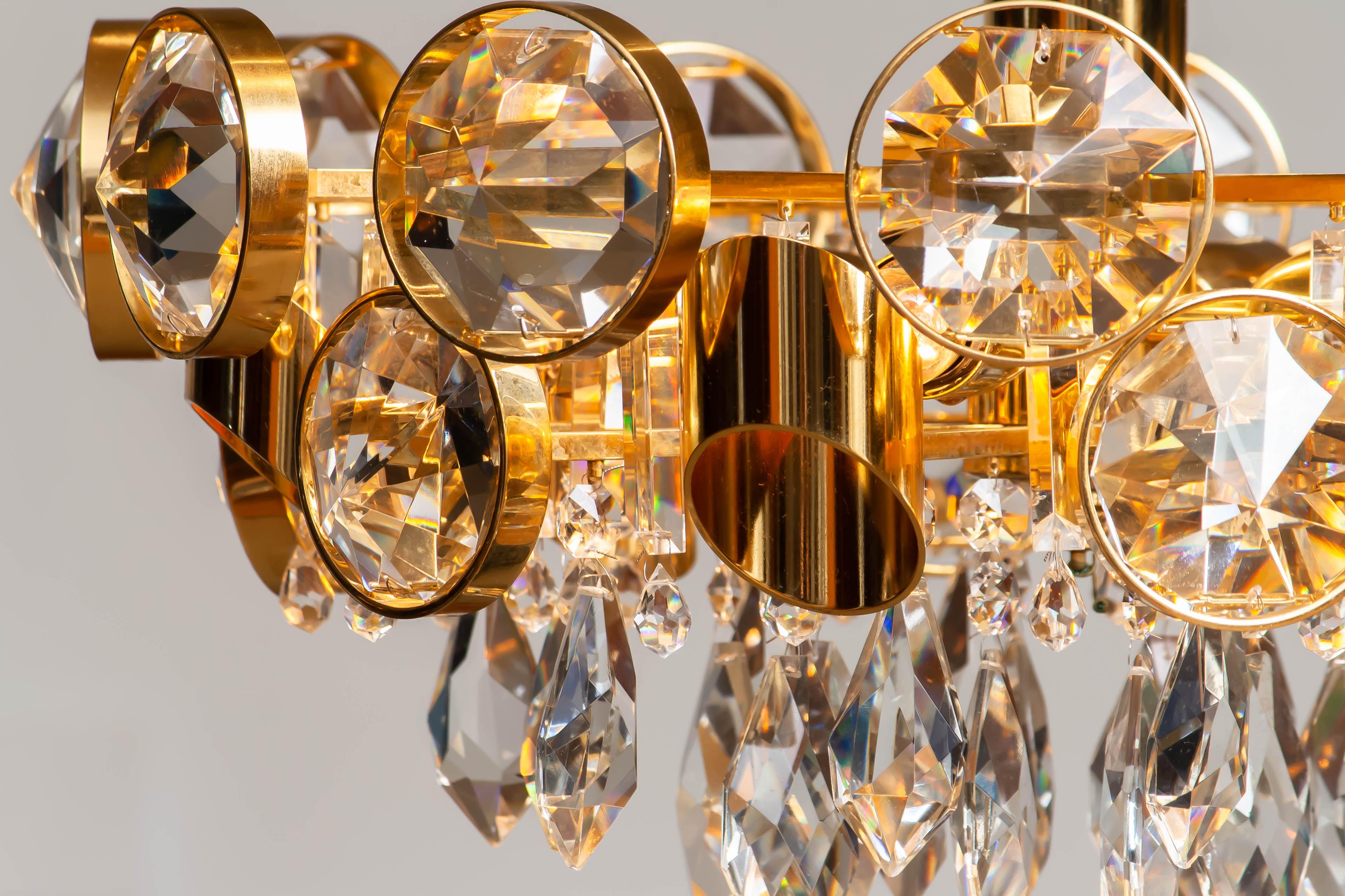 Large Gilt Brass With Large Crystals Chandelier By Palwa Austria 1960s In Good Condition For Sale In Silvolde, Gelderland