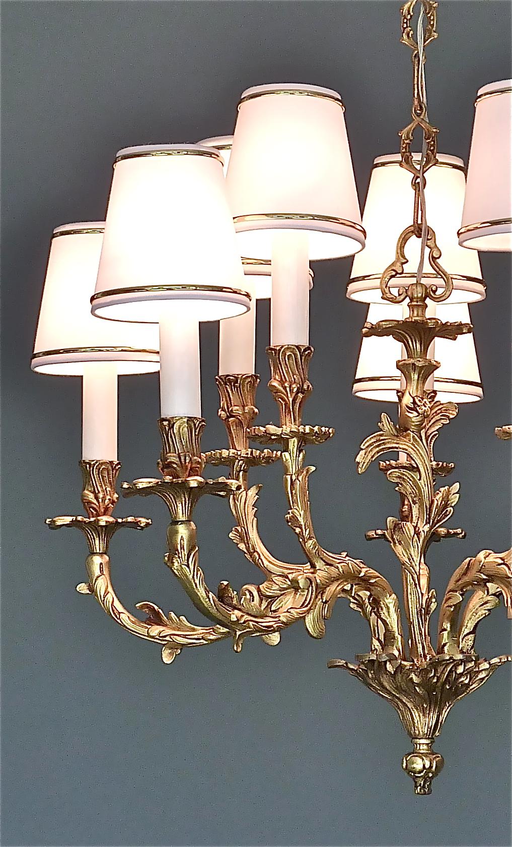 Large Gilt Bronze 10-Light Chandelier, Floral French Baroque Rococo Baguès Style For Sale 9