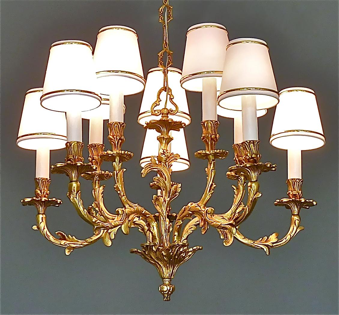 Large Gilt Bronze 10-Light Chandelier, Floral French Baroque Rococo Baguès Style For Sale 11