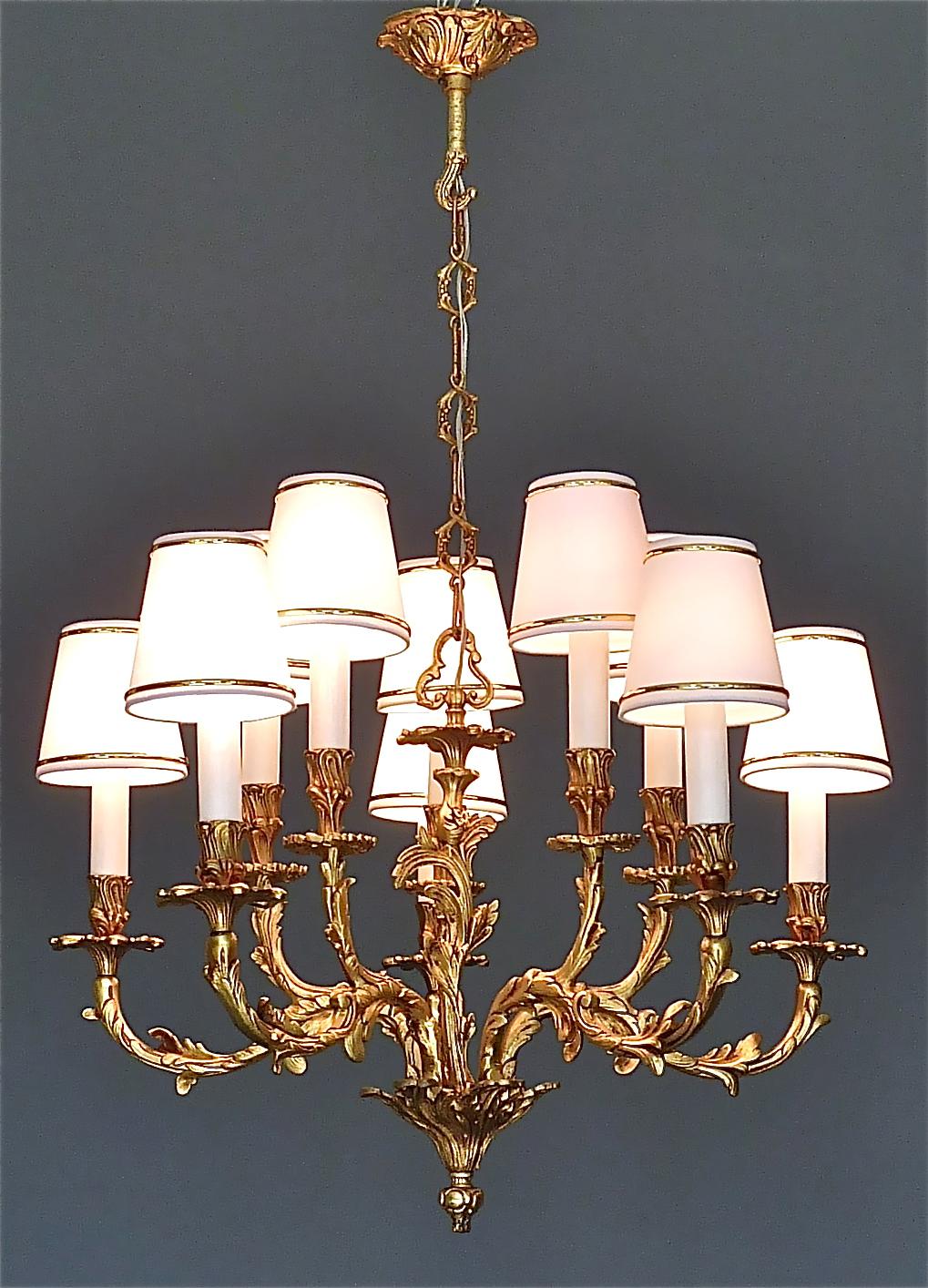 Large Gilt Bronze 10-Light Chandelier, Floral French Baroque Rococo Baguès Style For Sale 12