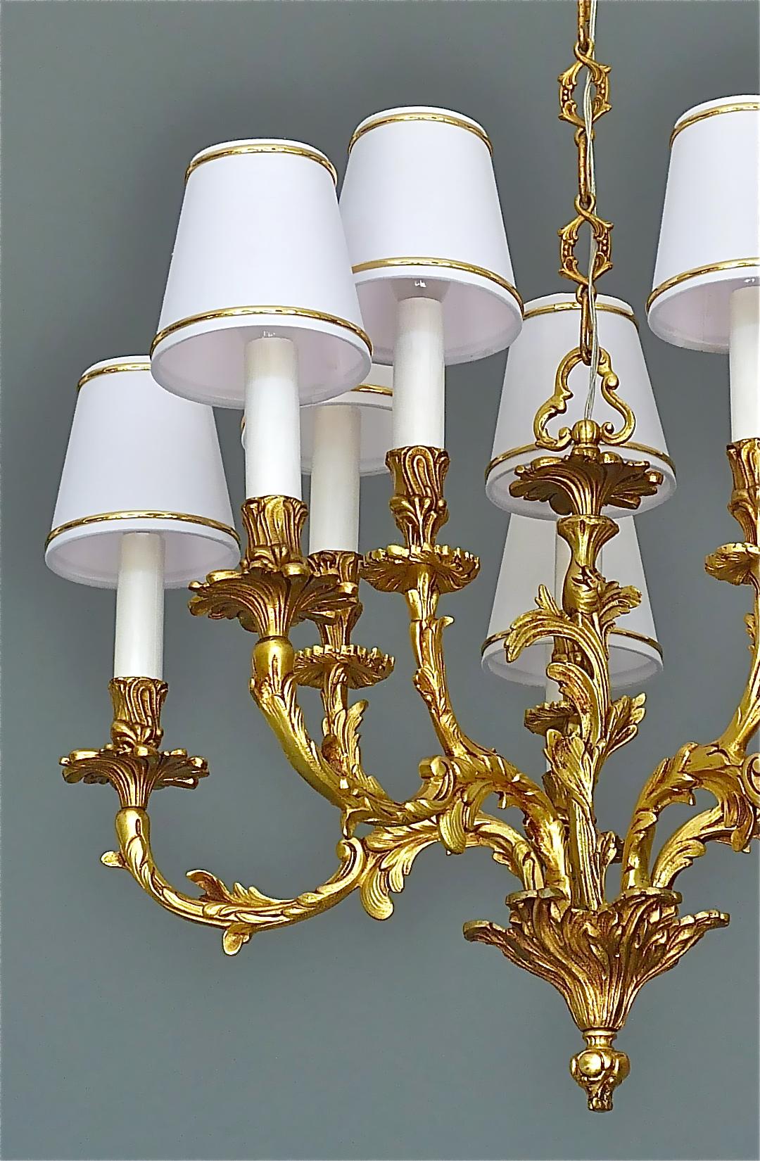 Rococo Revival Large Gilt Bronze 10-Light Chandelier, Floral French Baroque Rococo Baguès Style For Sale