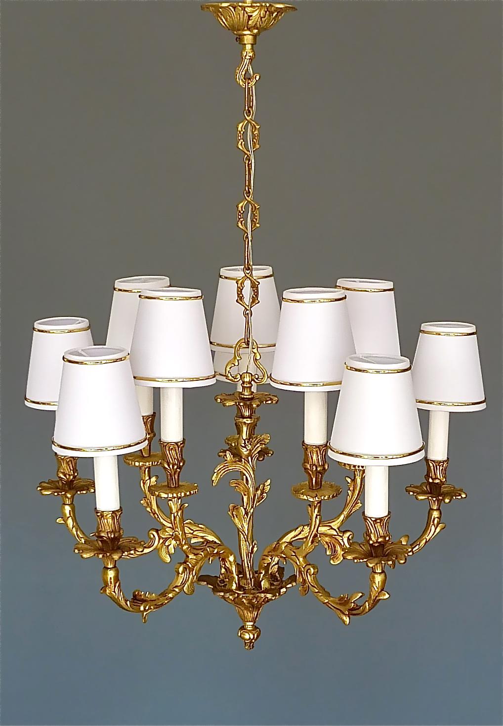 Late 20th Century Large Gilt Bronze 10-Light Chandelier, Floral French Baroque Rococo Baguès Style For Sale