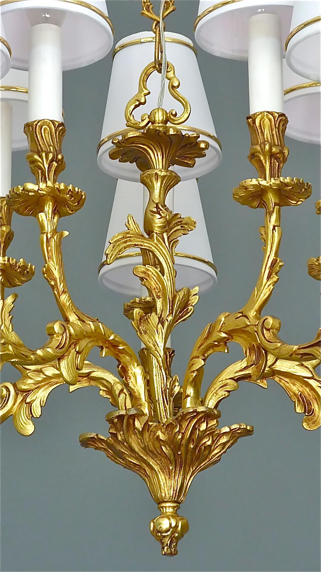 Large Gilt Bronze 10-Light Chandelier, Floral French Baroque Rococo Baguès Style For Sale 3