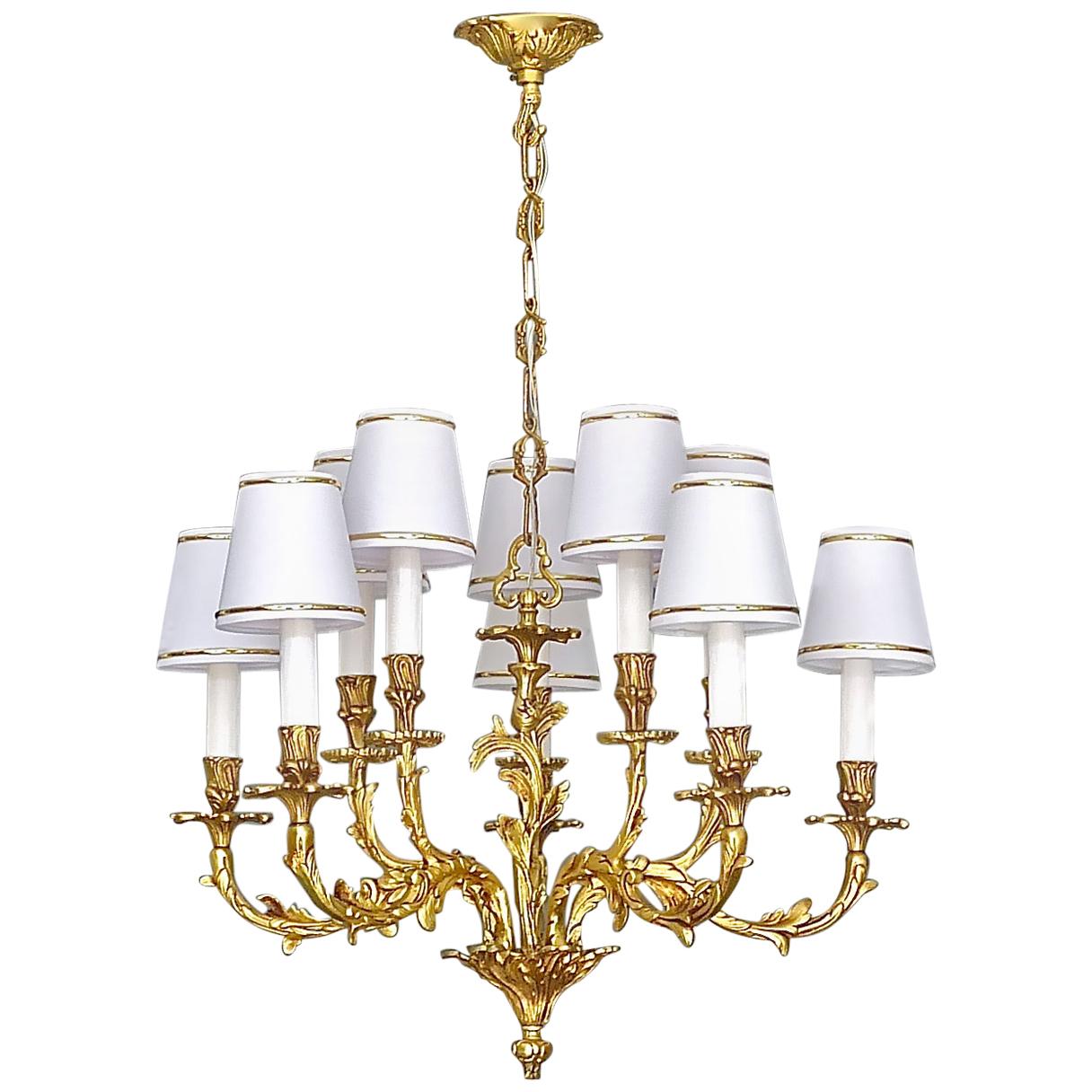Large Gilt Bronze 10-Light Chandelier, Floral French Baroque Rococo Baguès Style For Sale