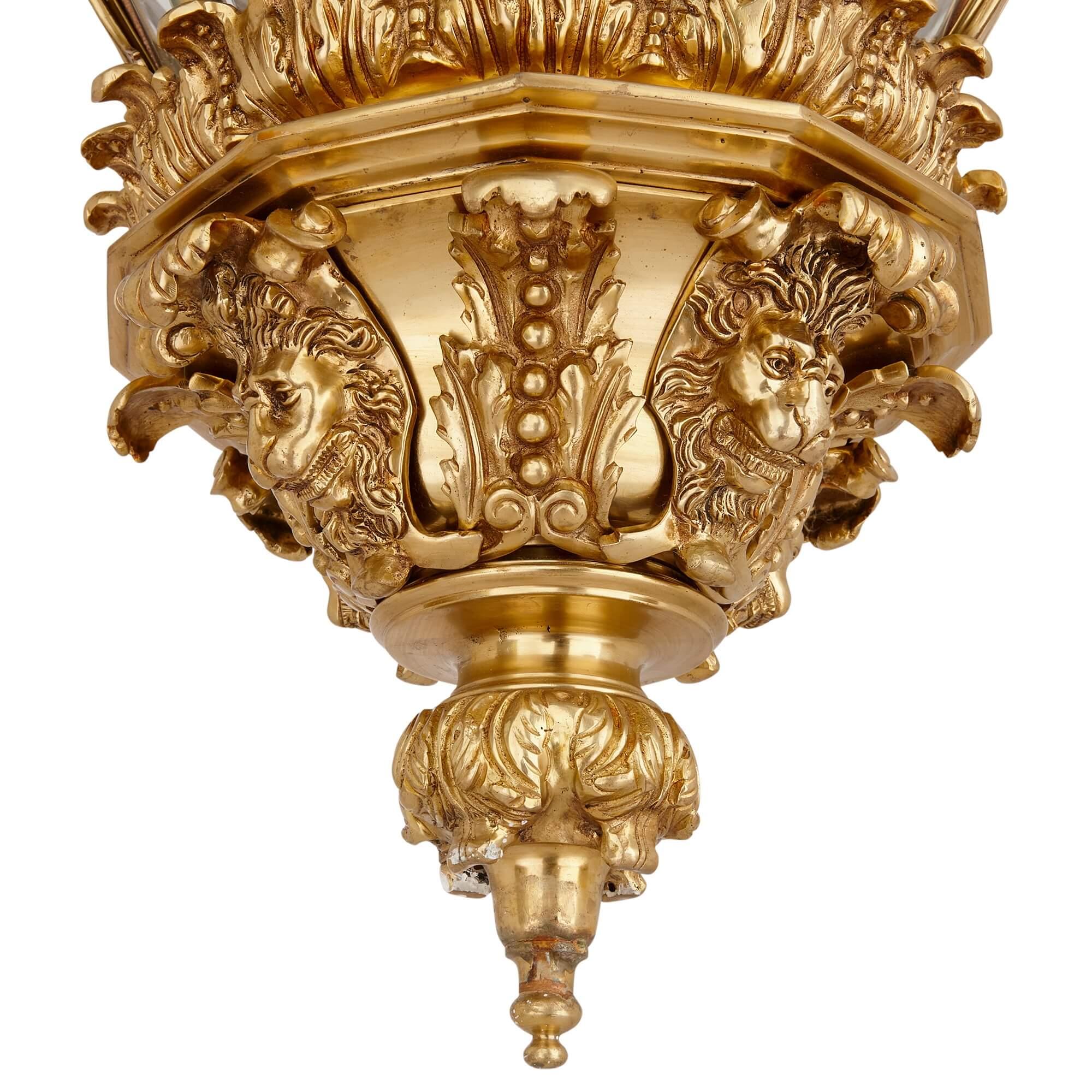 Große Laterne 'Versailles' aus vergoldeter Bronze und Glas (20. Jahrhundert) im Angebot
