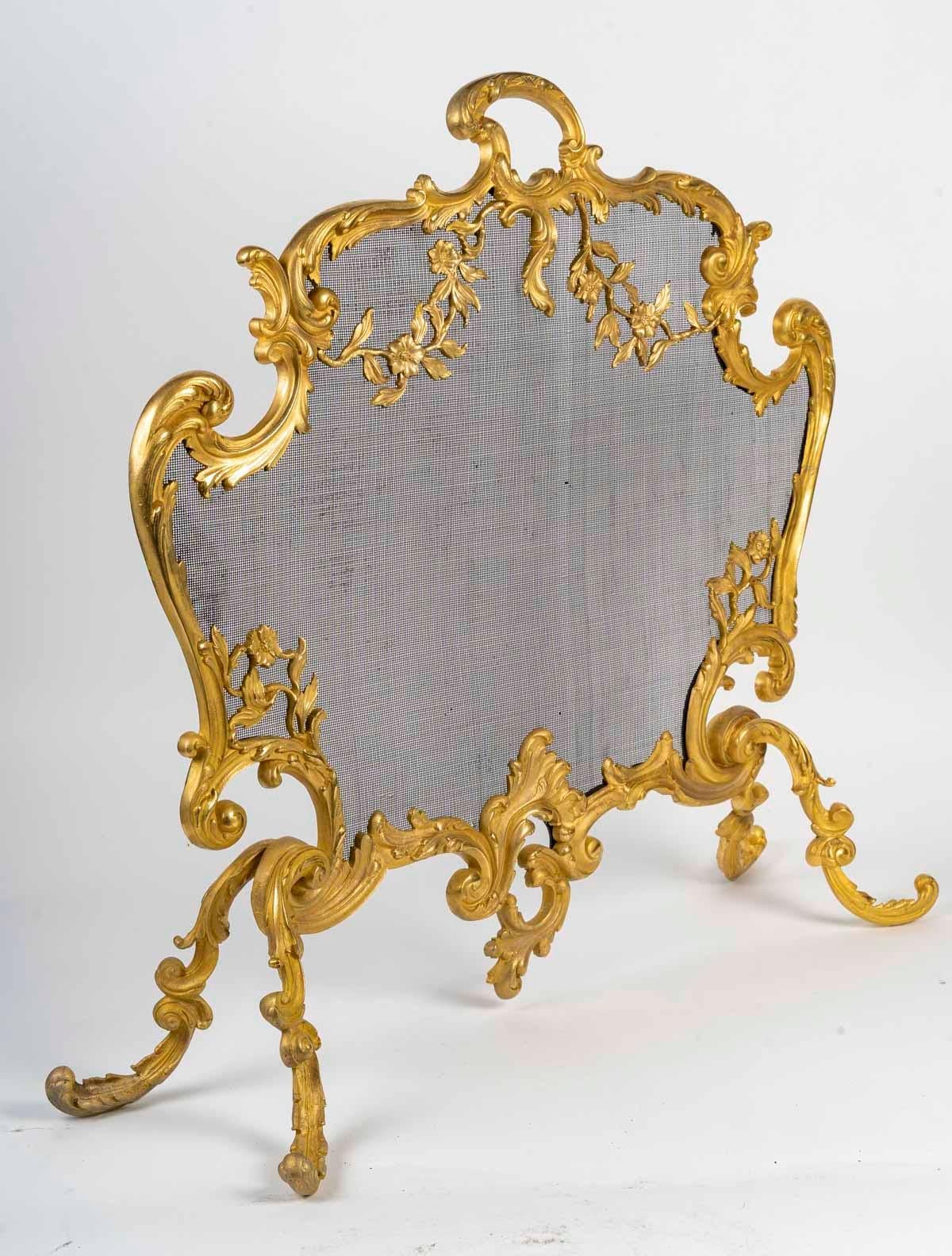 Bronze Grand pare-feu en bronze doré de style Louis XV. en vente