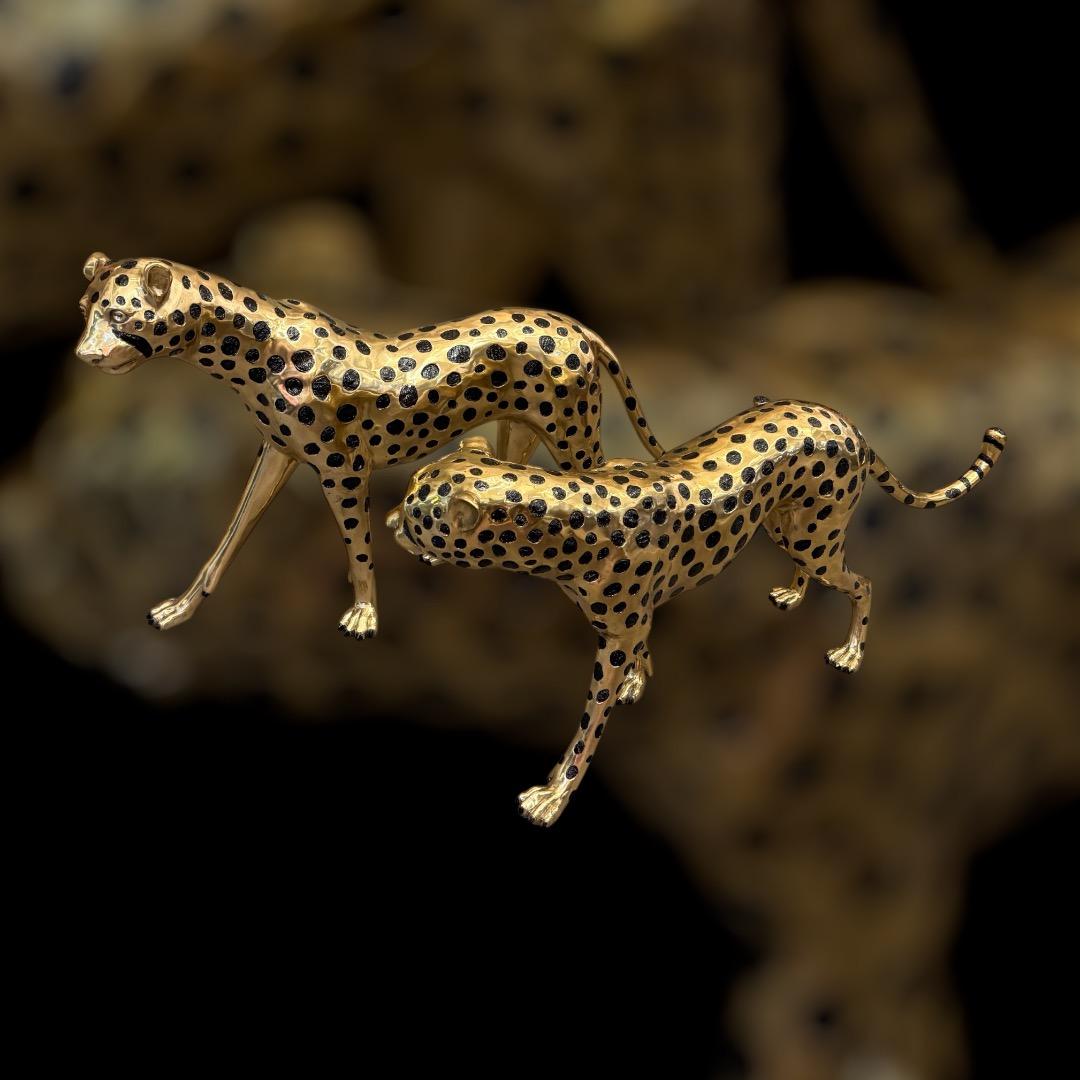 Grandes Esculturas de Bronce Dorado de Guepardos en venta 5