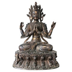 Estatua grande de bronce dorado de Bodhisattva Avalokiteshvara con cuatro brazos
